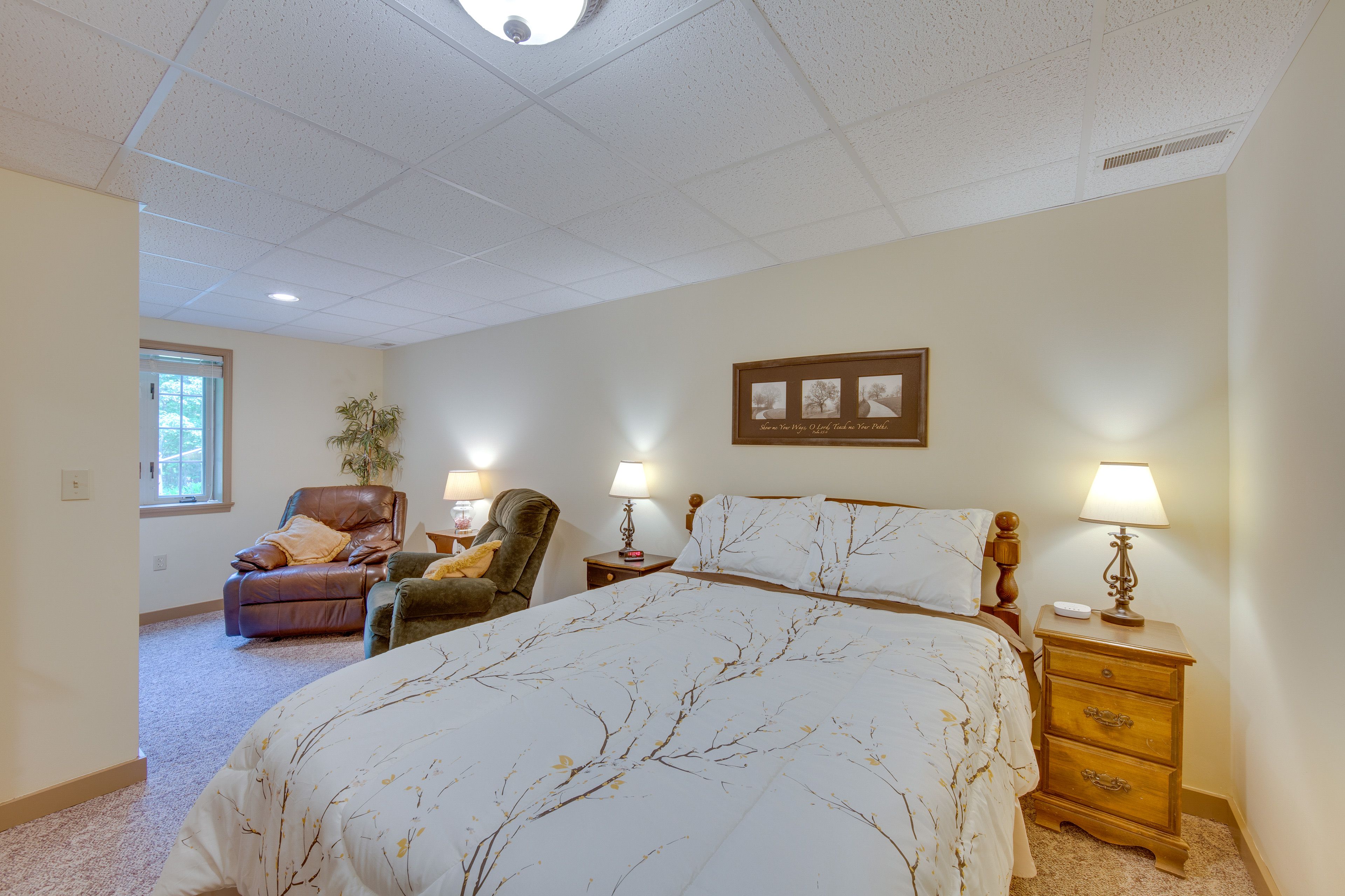 Bedroom 1 | Queen Bed | Linens Provided