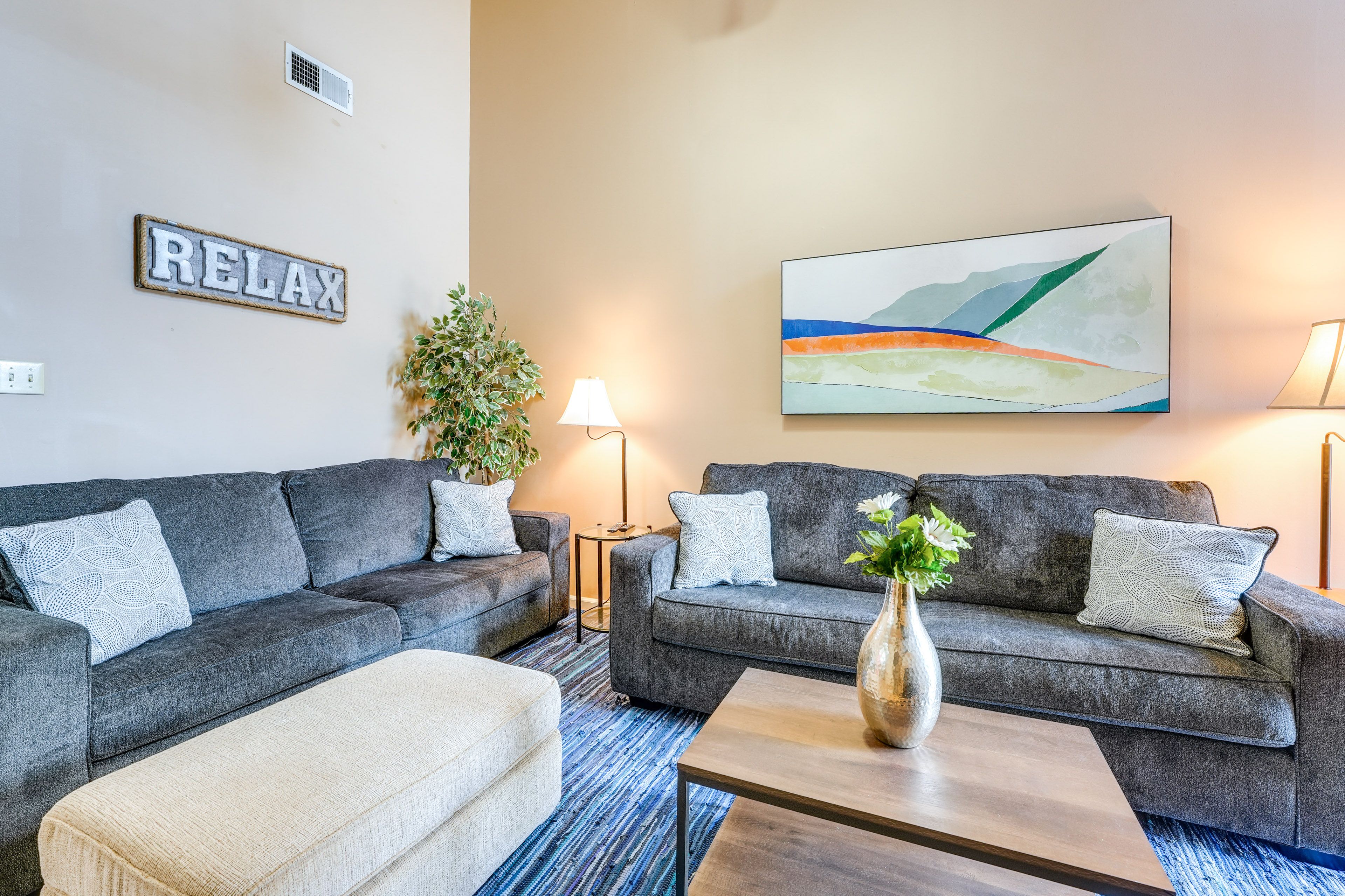 Living Room | Smart TV | Free WiFi