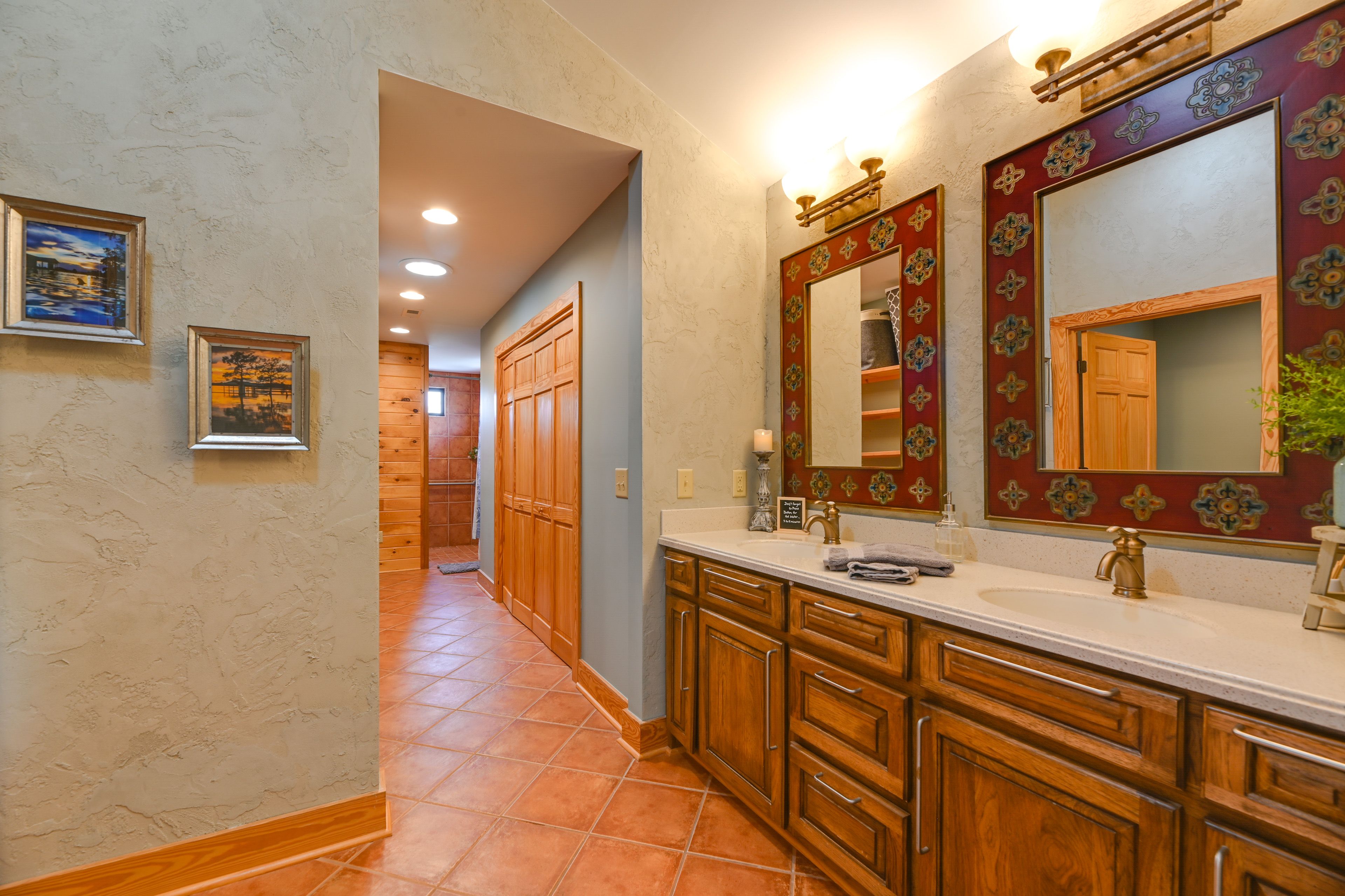 Full Bathroom | Towels Provided | Complimentary Toiletries | Hair Dryer