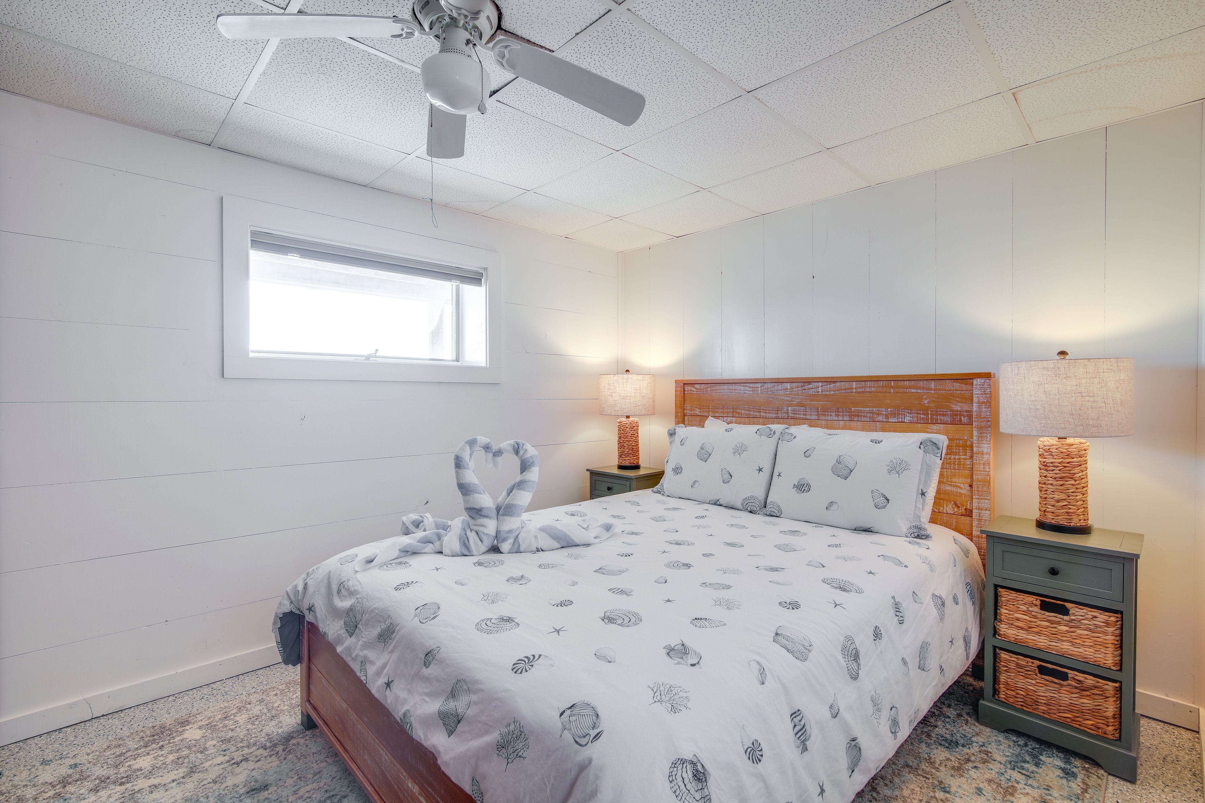 Bedroom 3 | Queen Bed | Basement Floor | Ceiling Fans