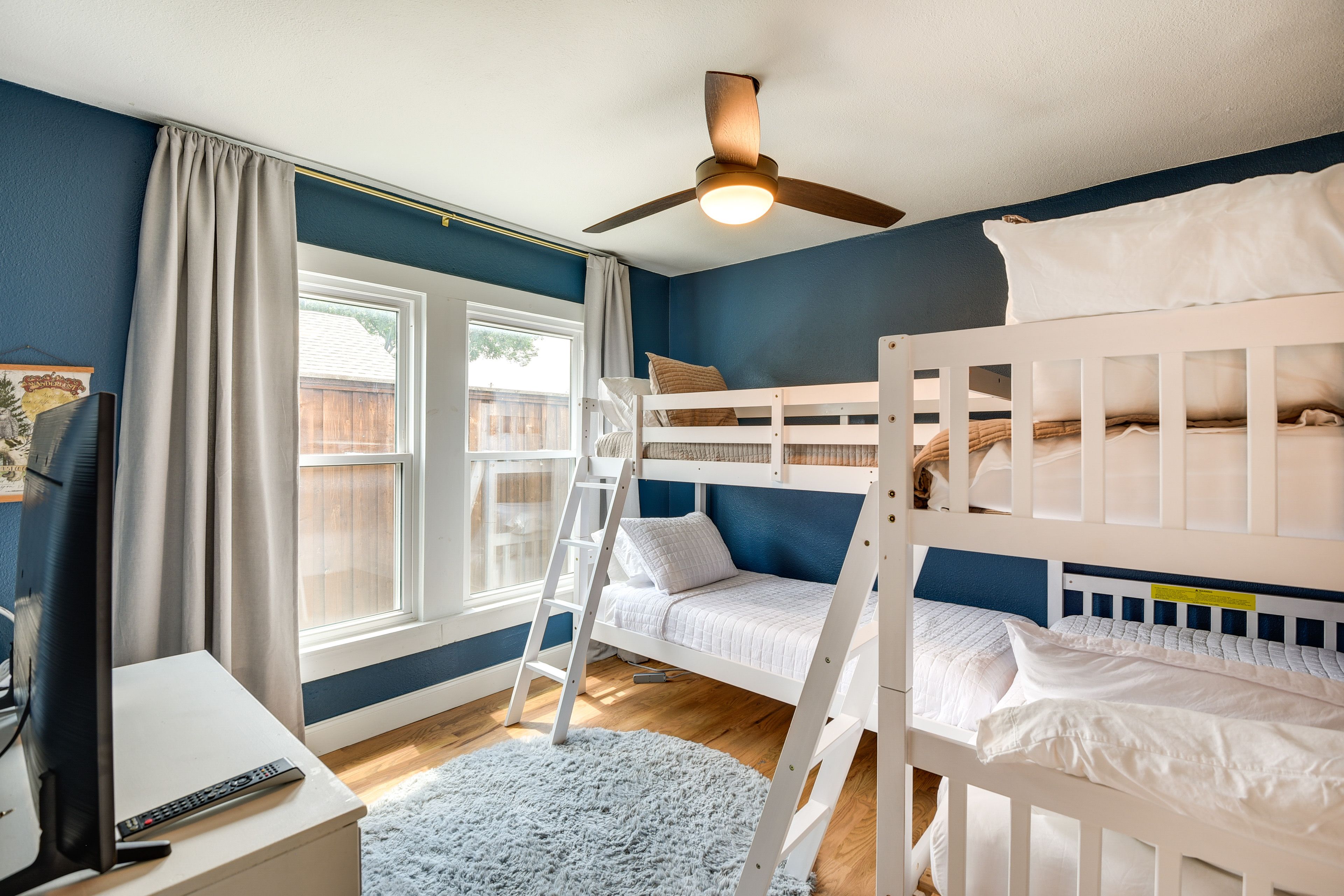 Bedroom 3 | 2 Twin Bunk Beds | Smart TV