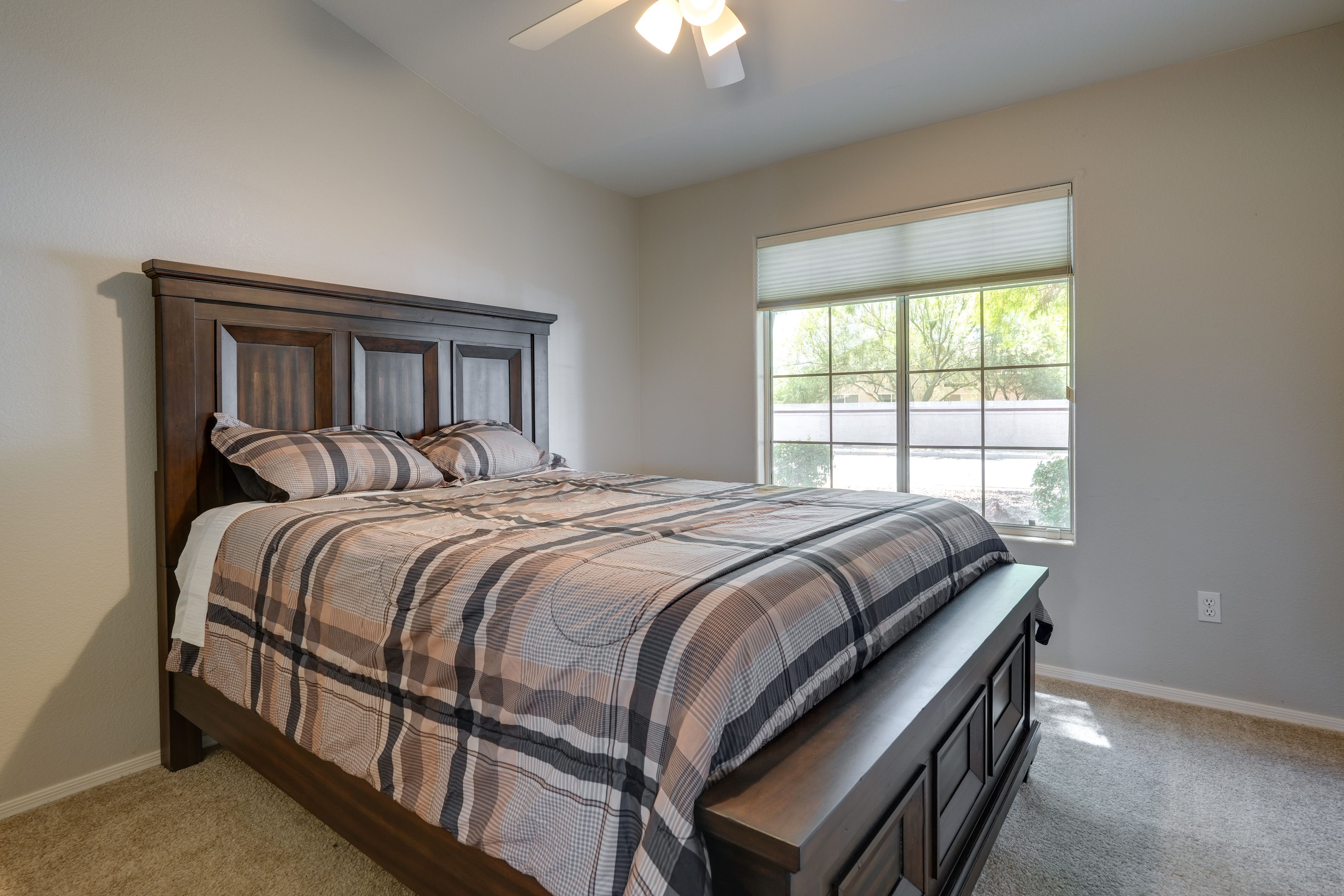 Bedroom 3 | Queen Bed