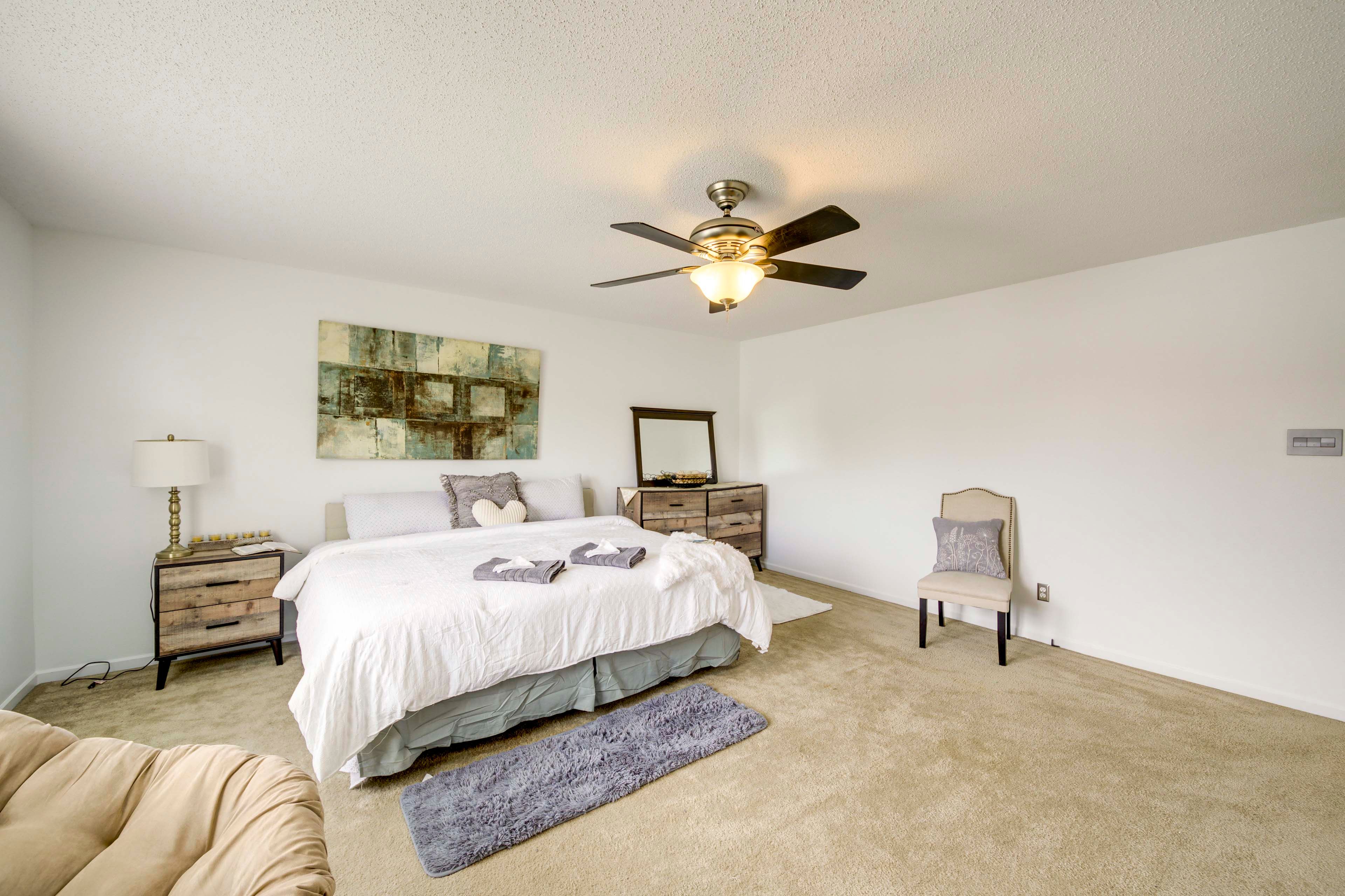 Bedroom Suite | California King Bed