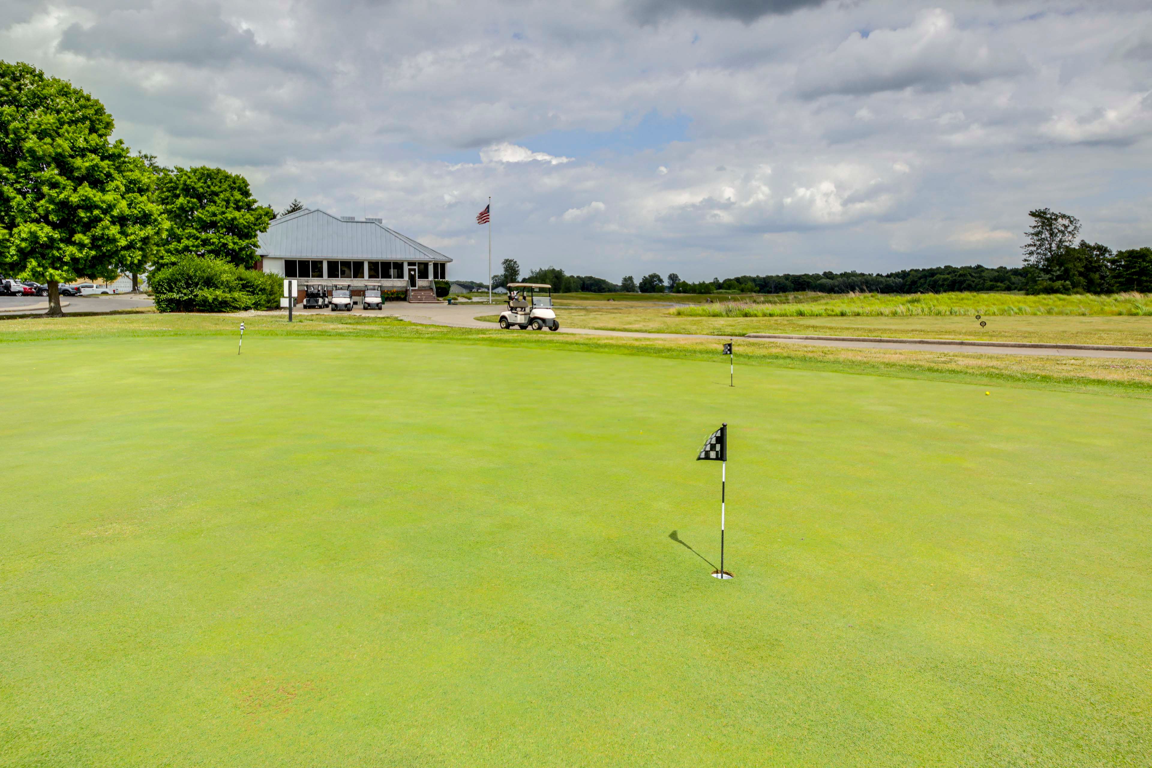 Community Golf Course w/ Fee
