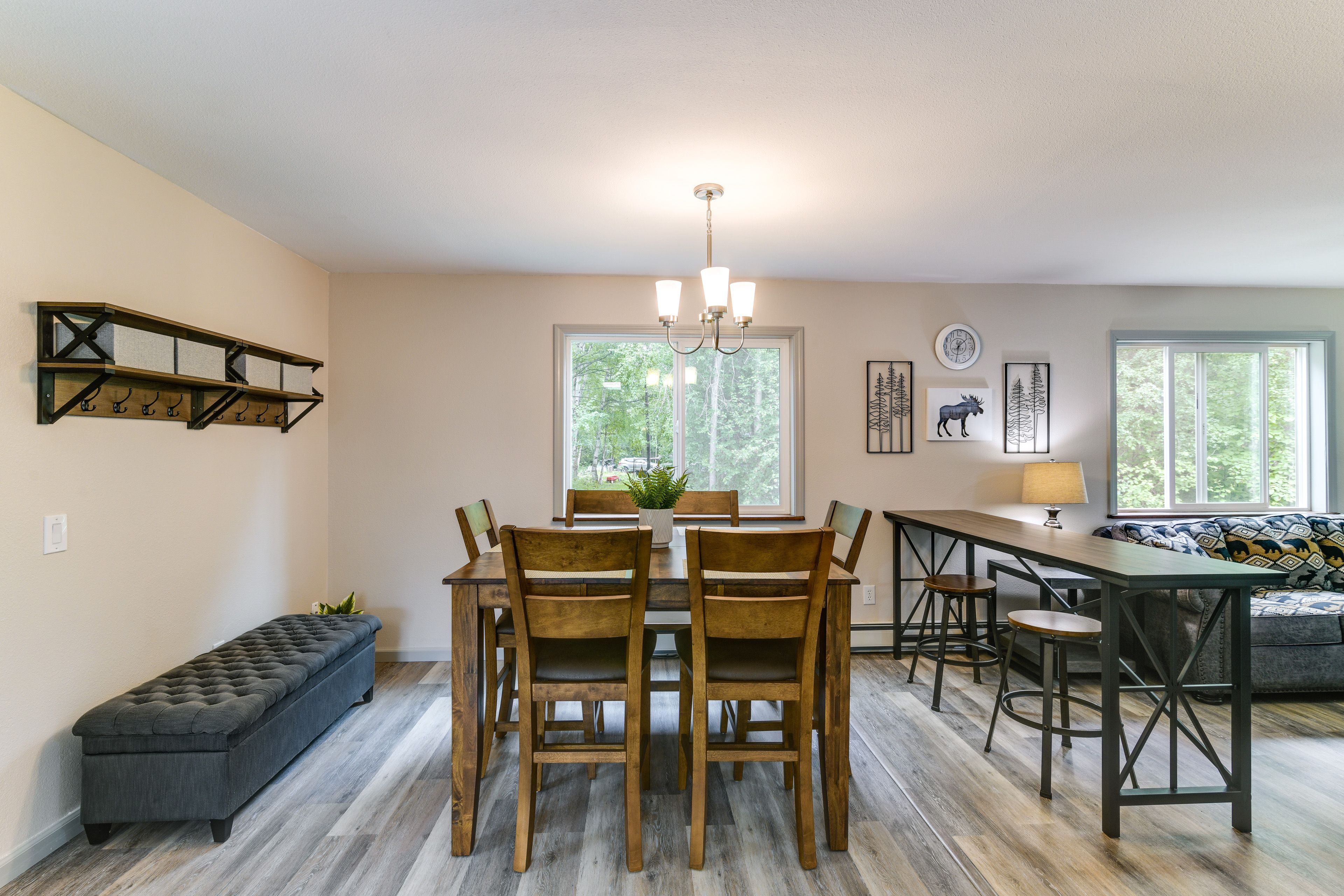 Dining Area | Dishware Provided