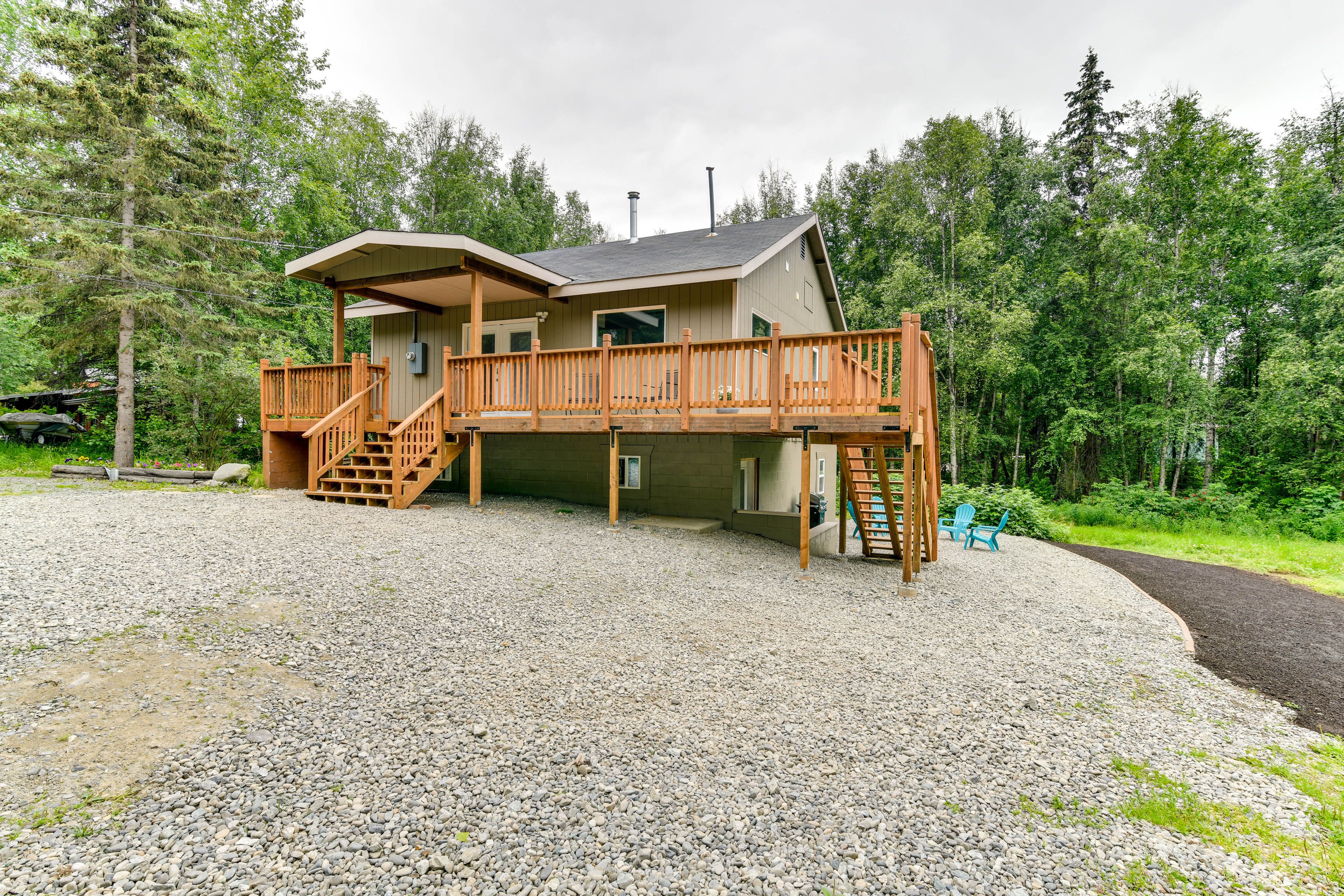 Chugiak Vacation Rental | 1,554 Sq Ft | 3BR | 2BA | Stairs Required