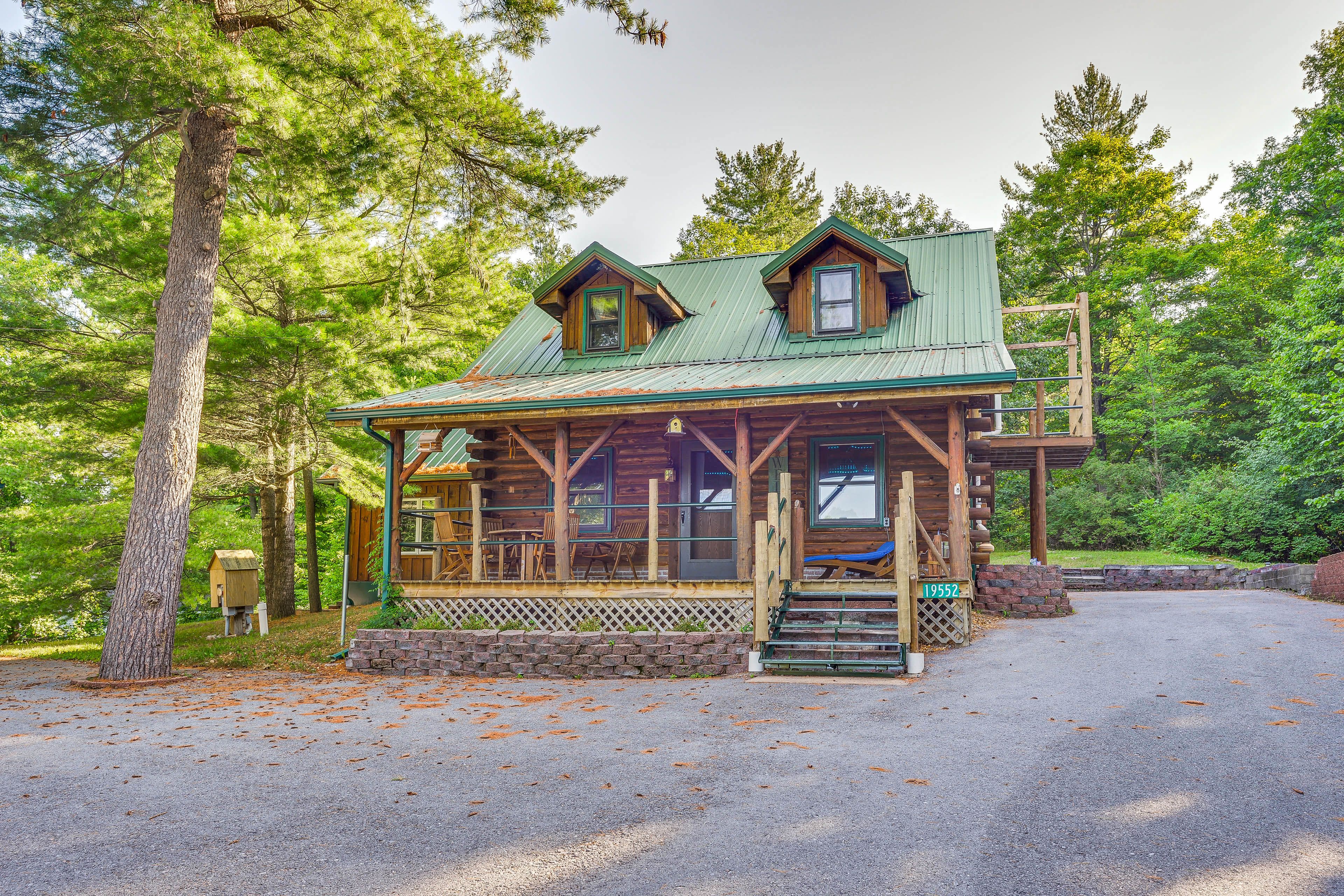 Cabin Exterior | Driveway Parking (4 Vehicles)
