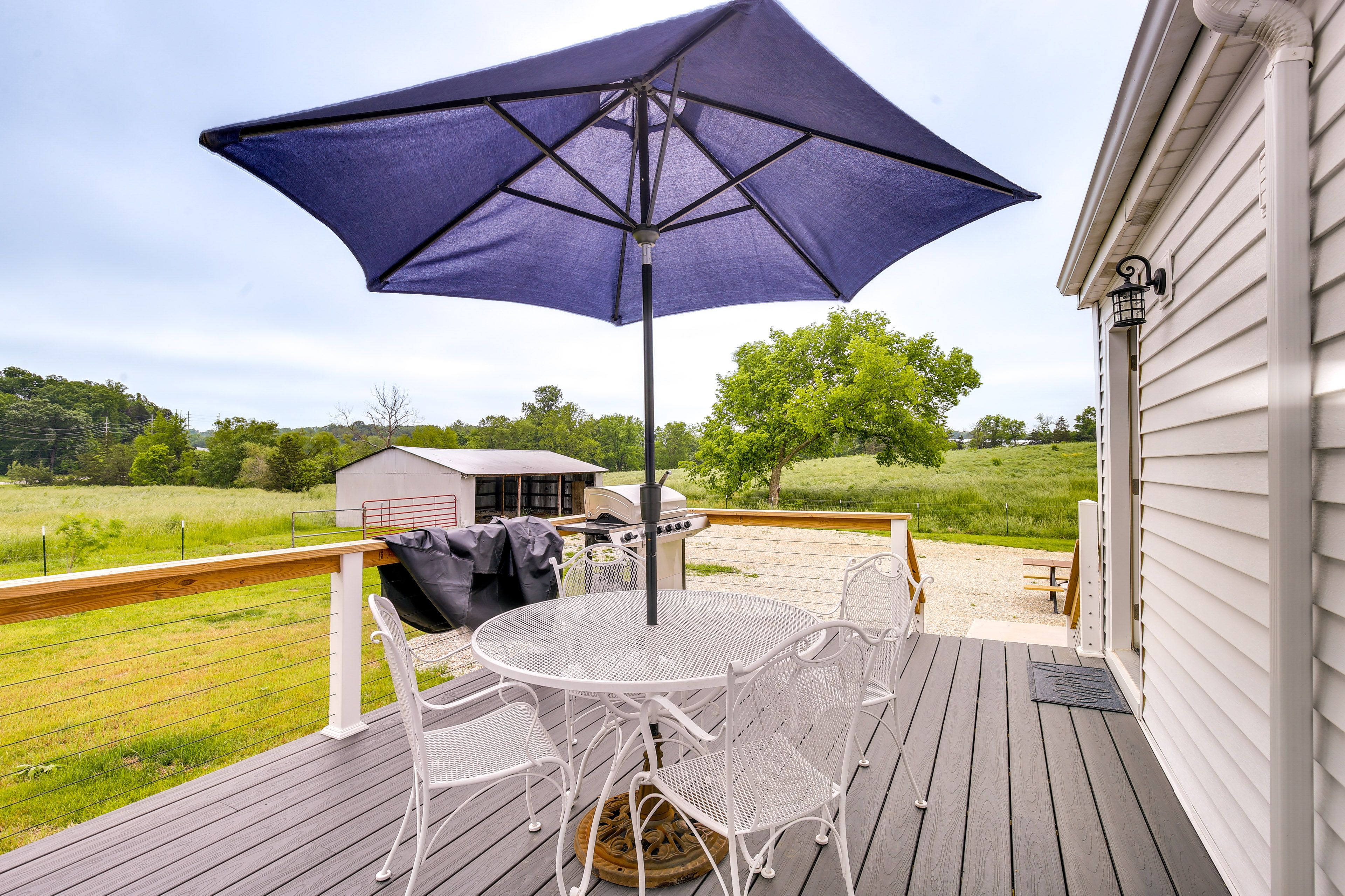 Deck | Dining Area | Gas Grill