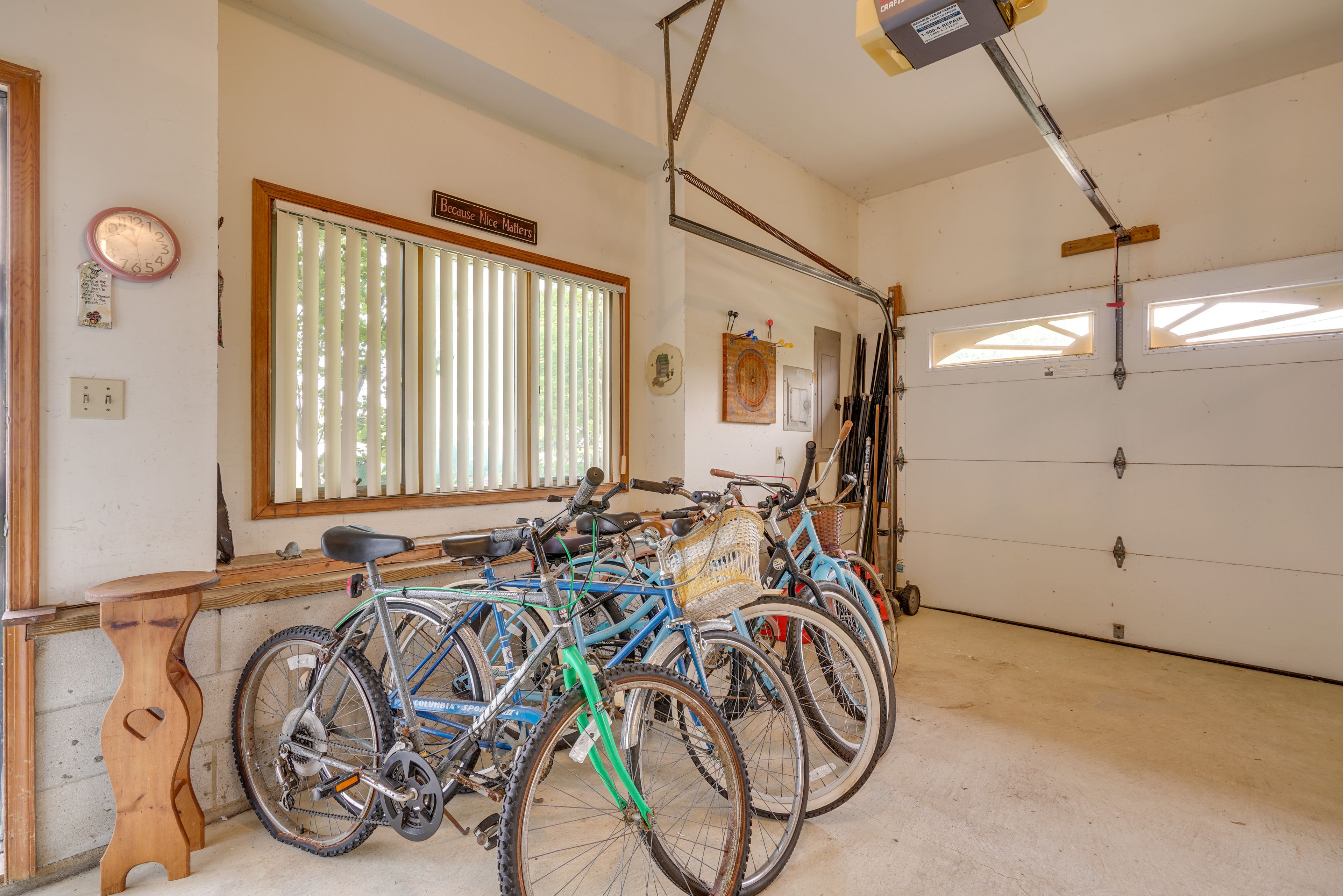 Garage | Beach Gear | Dartboard