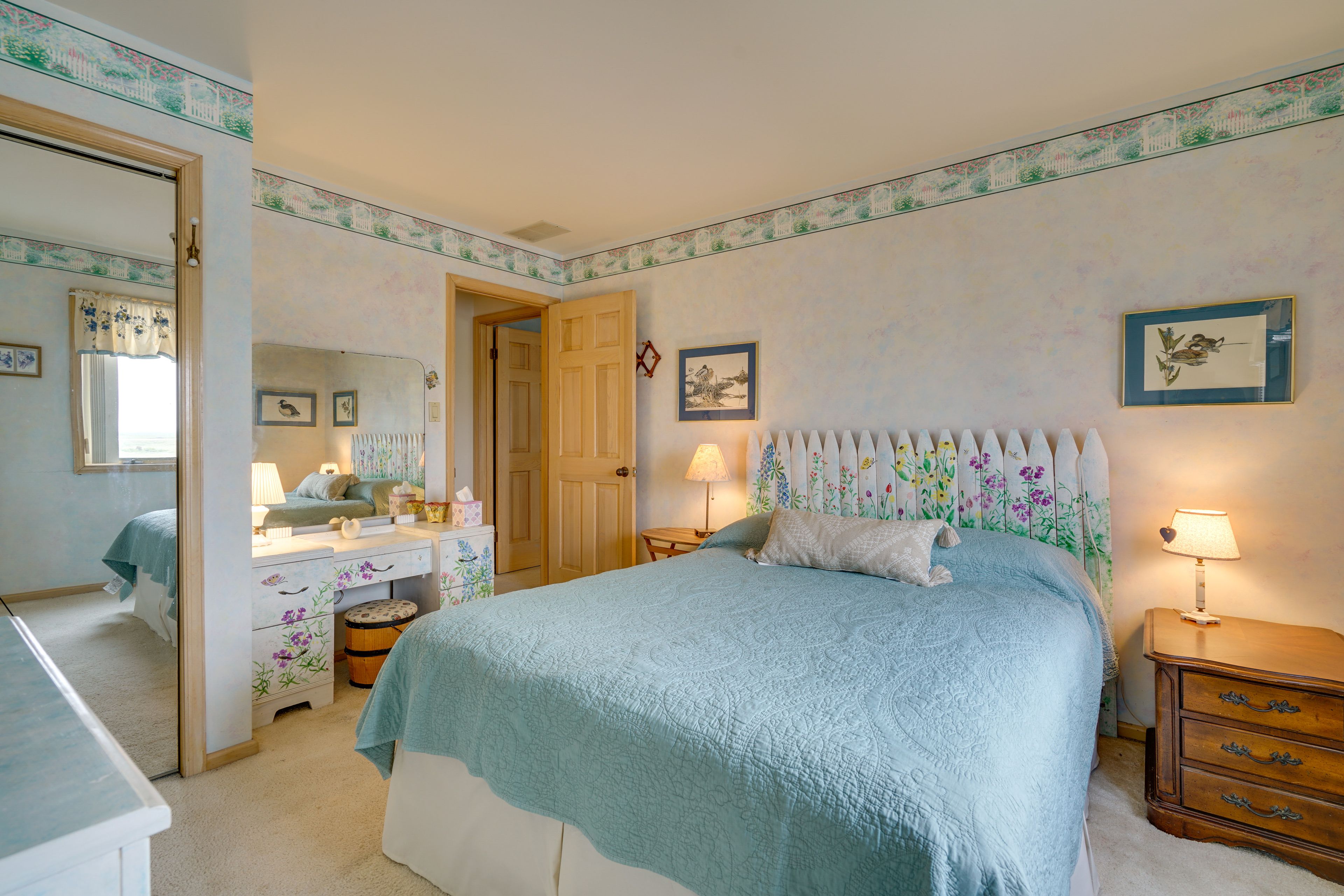 Bedroom 4 | Queen Bed