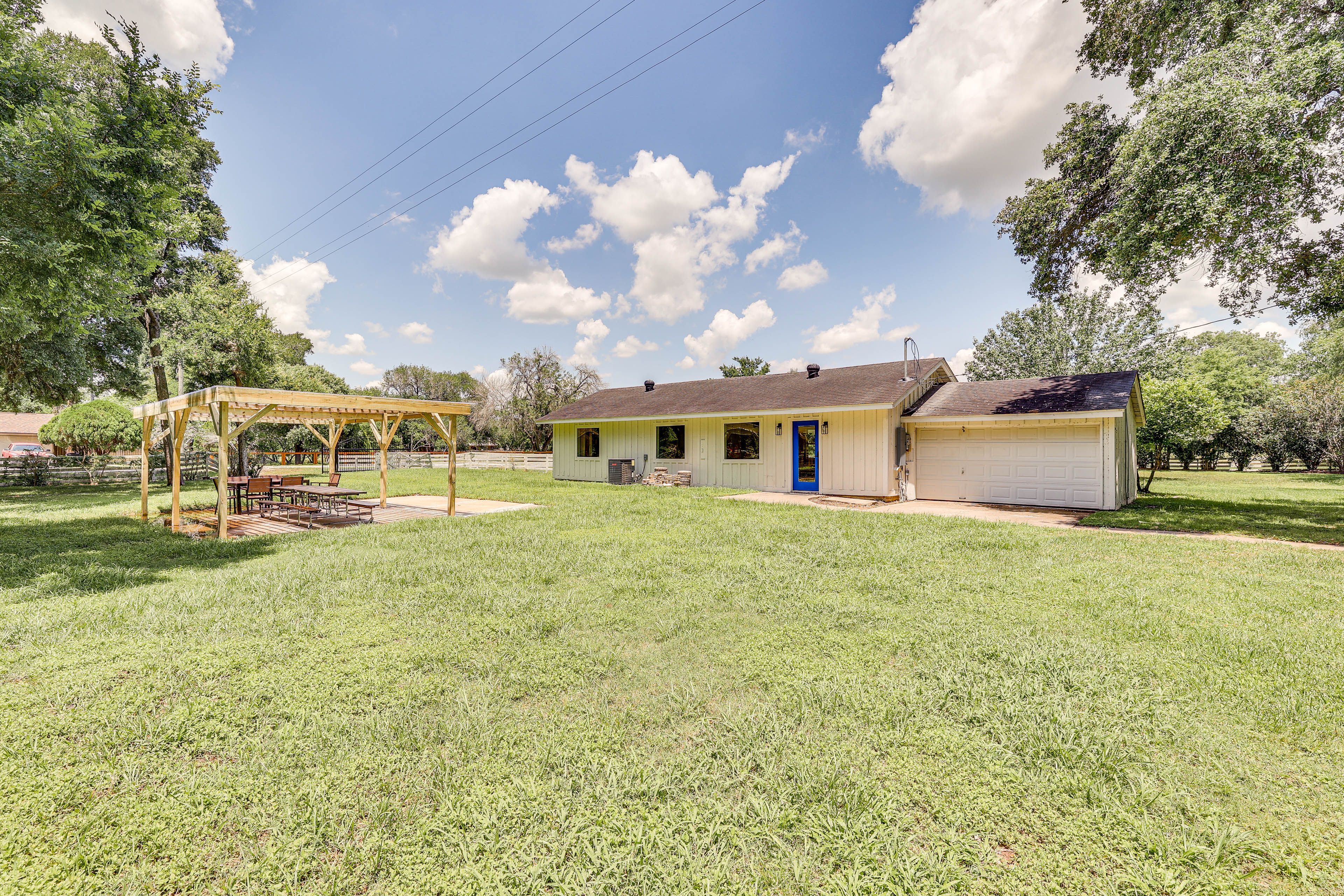 Backyard | Pergola