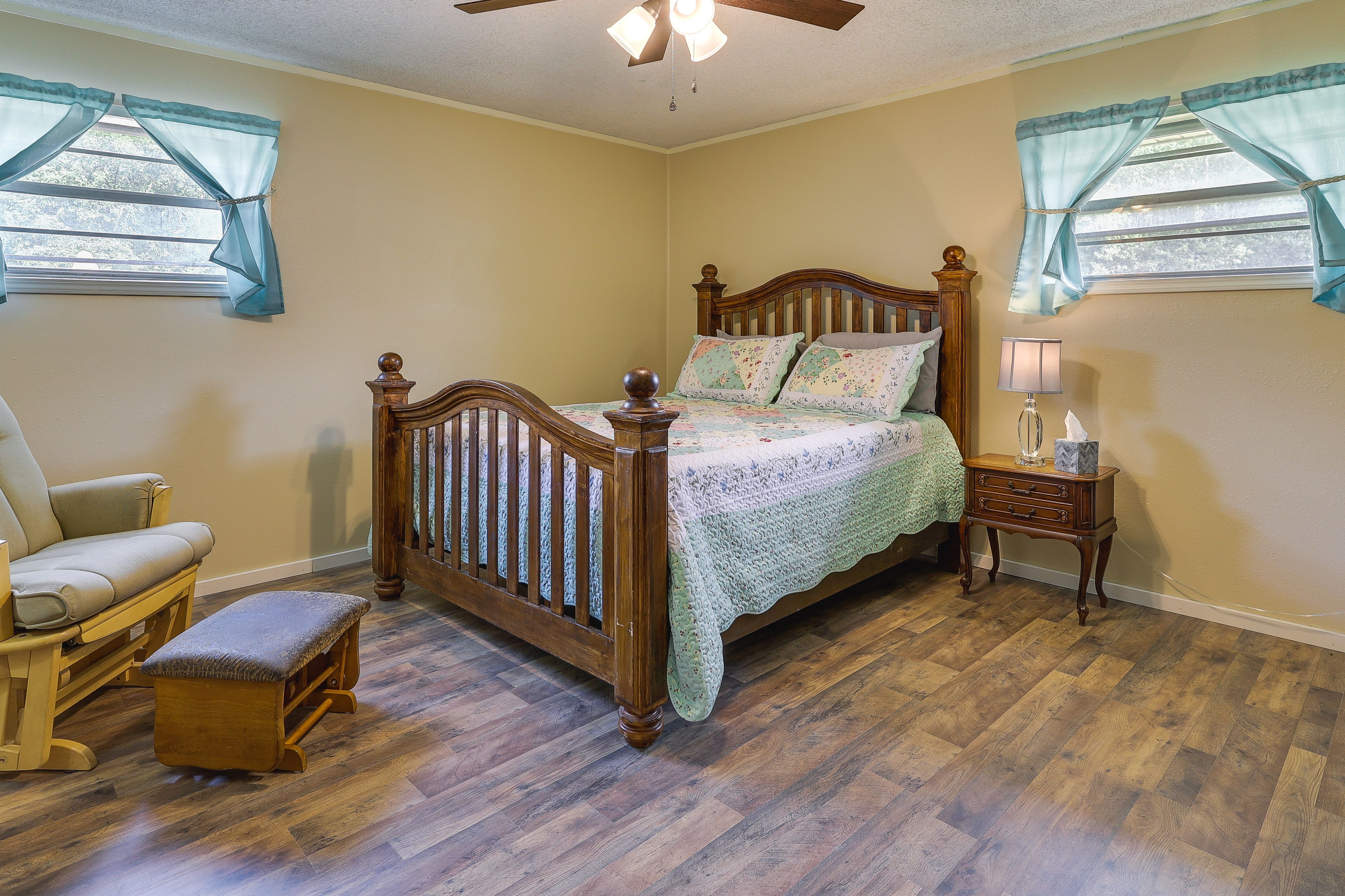 Bedroom 2 | Queen Bed