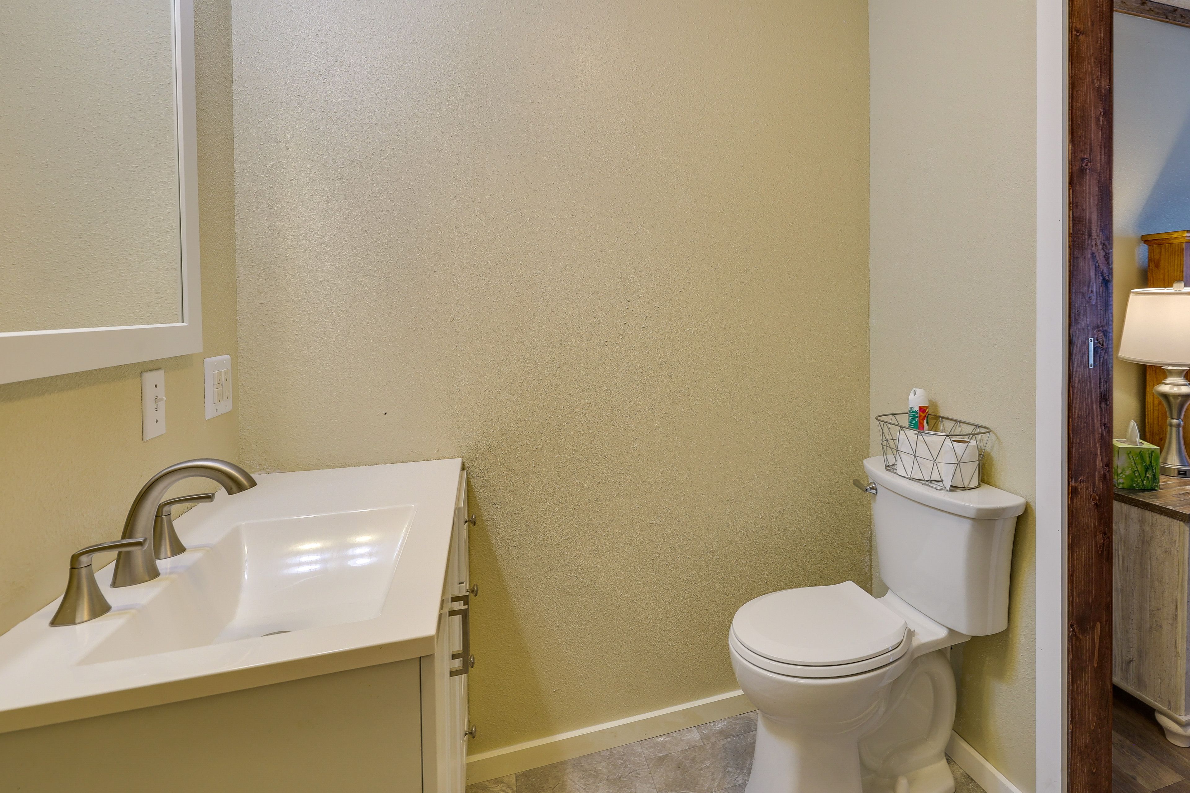 En-Suite Bathroom | Towels Provided