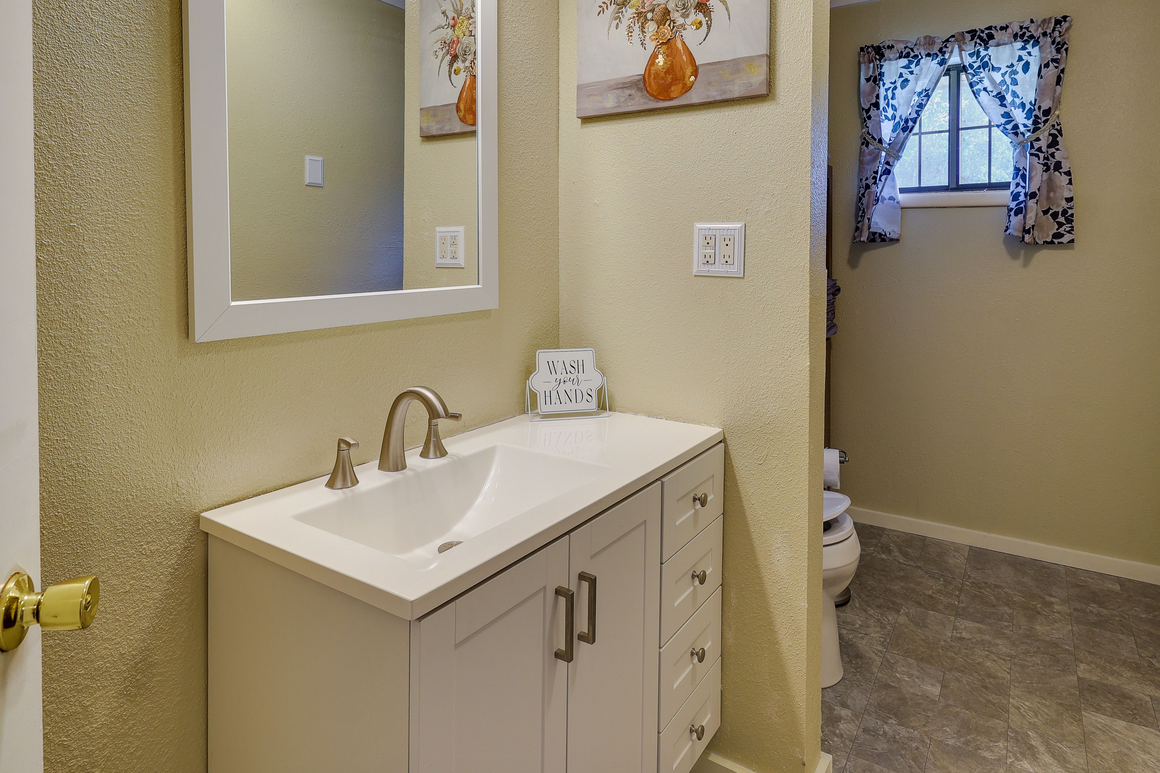 Full Bathroom