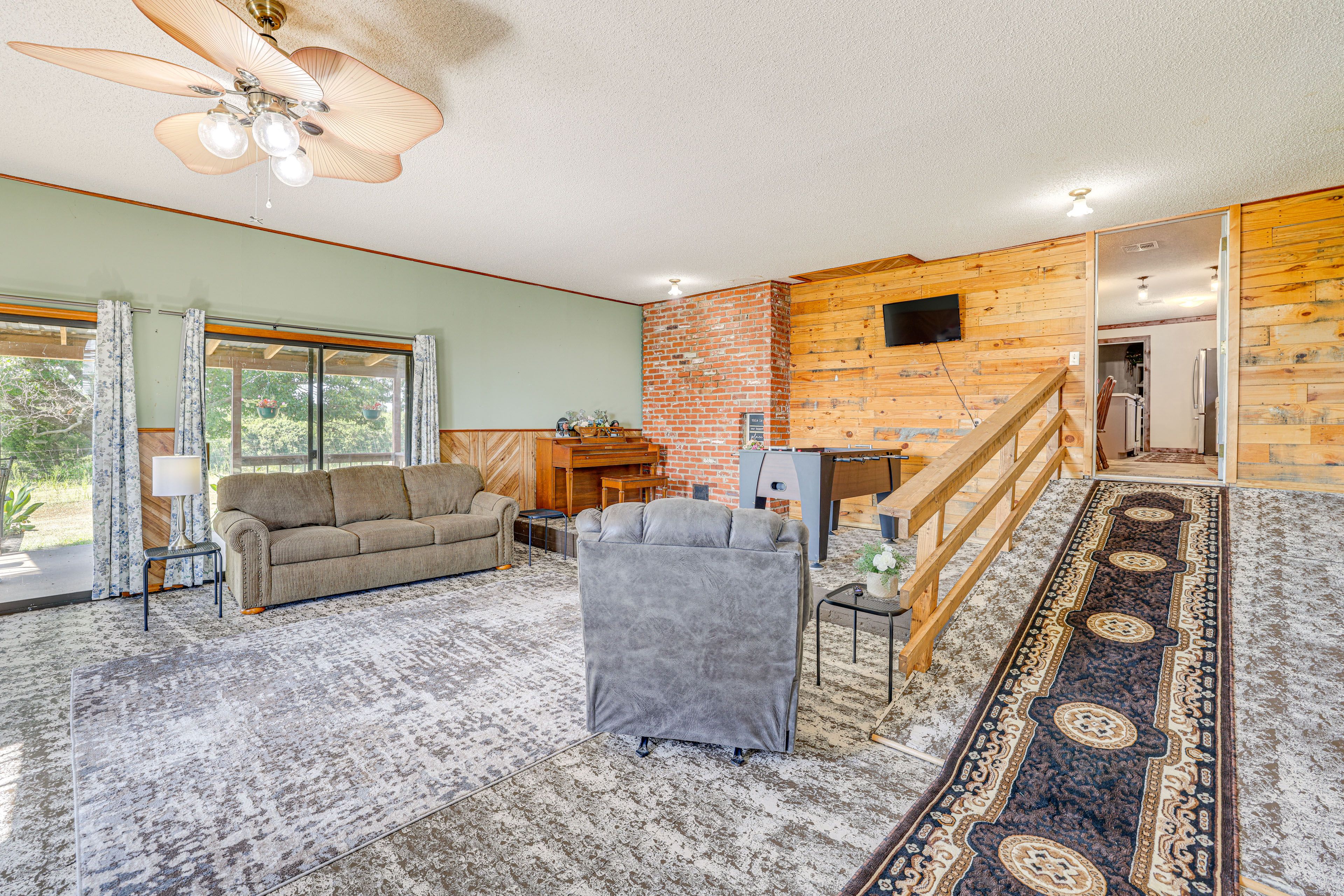 Game Room | Sleeper Sofa | Pop-A-Shot | Air Hockey