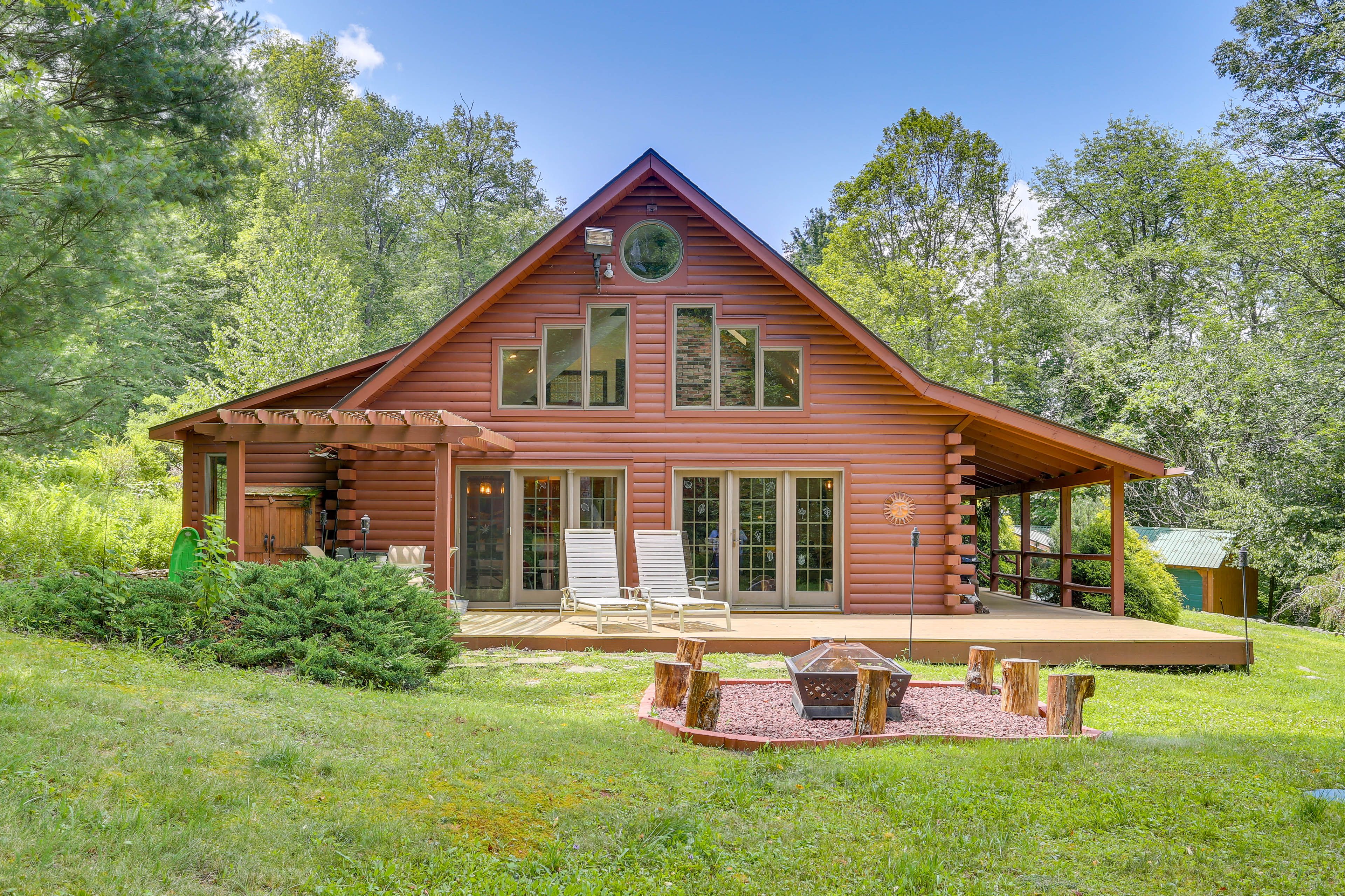 Shared Yard Area | Fire Pit