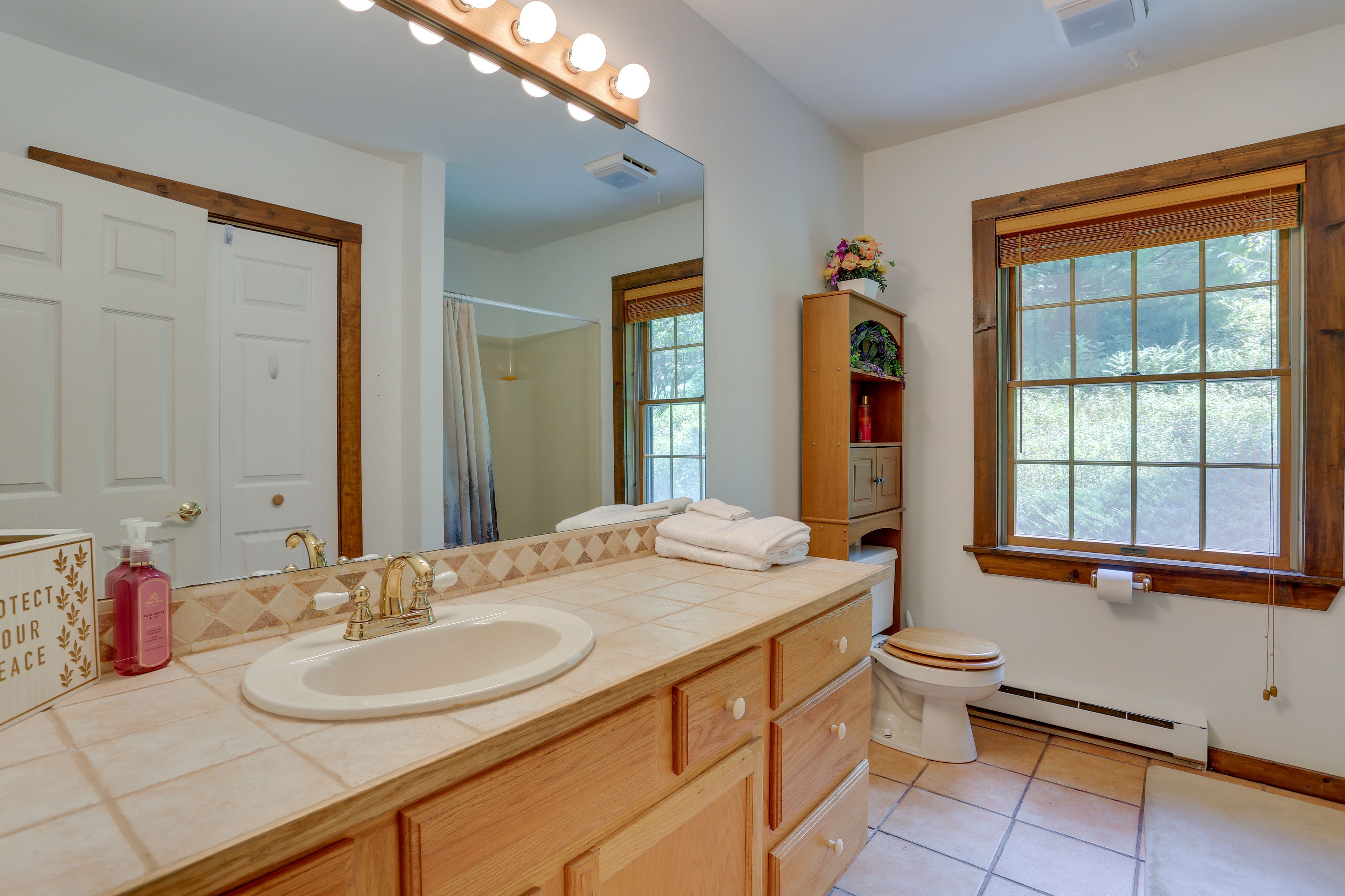 Full Bathroom