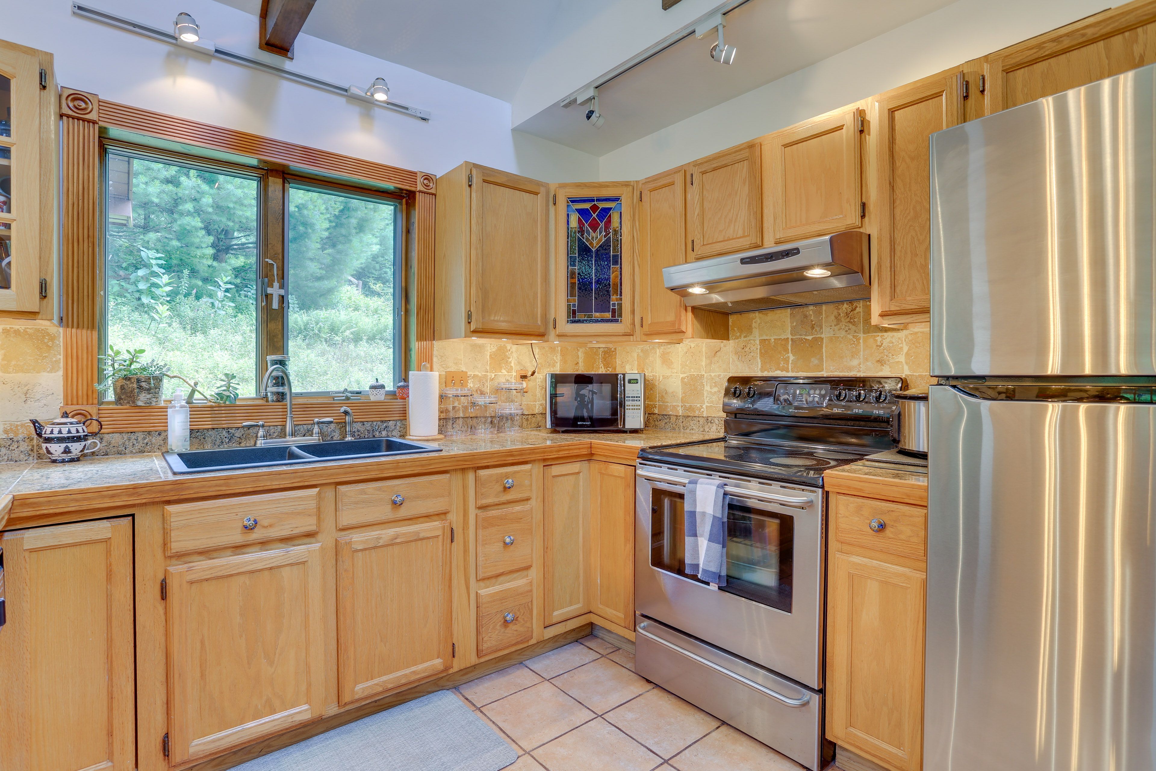 Kitchen | Cooking Basics | Coffee Maker | Paper Towels/Trash Bags Provided