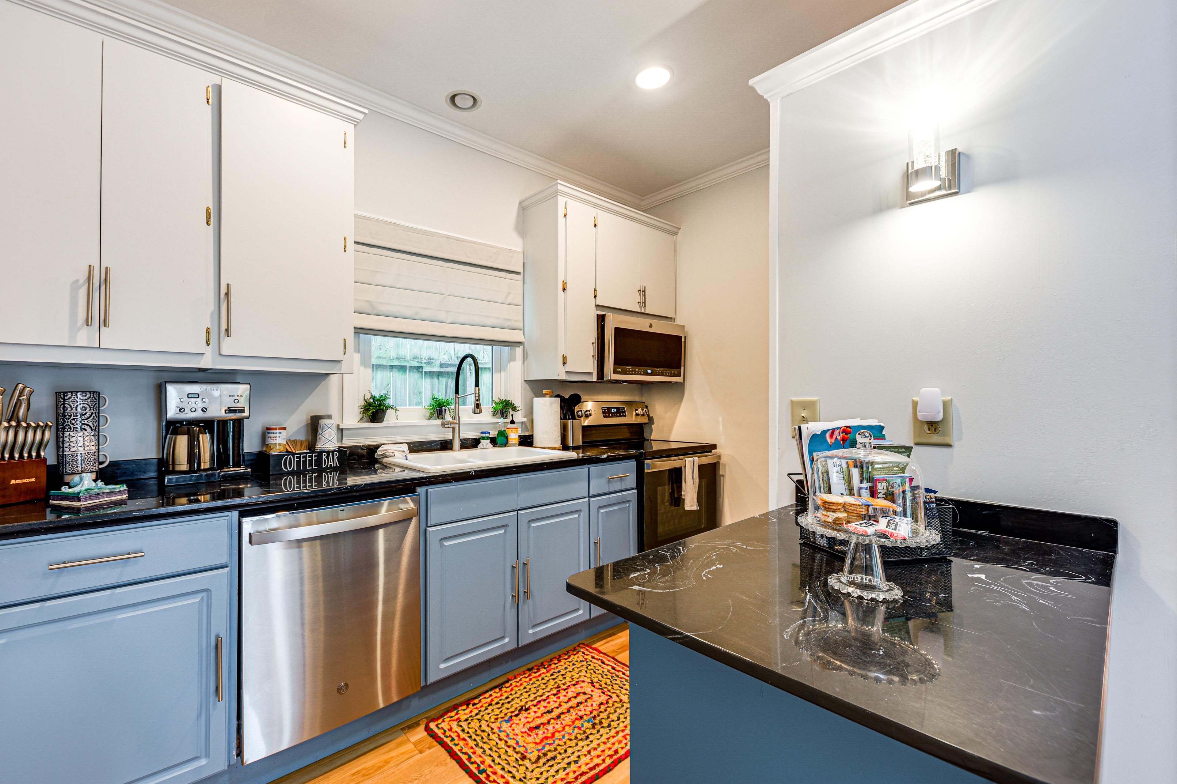 Kitchen | Cooking Basics | Coffee Maker | Paper Towels/Trash Bags Provided