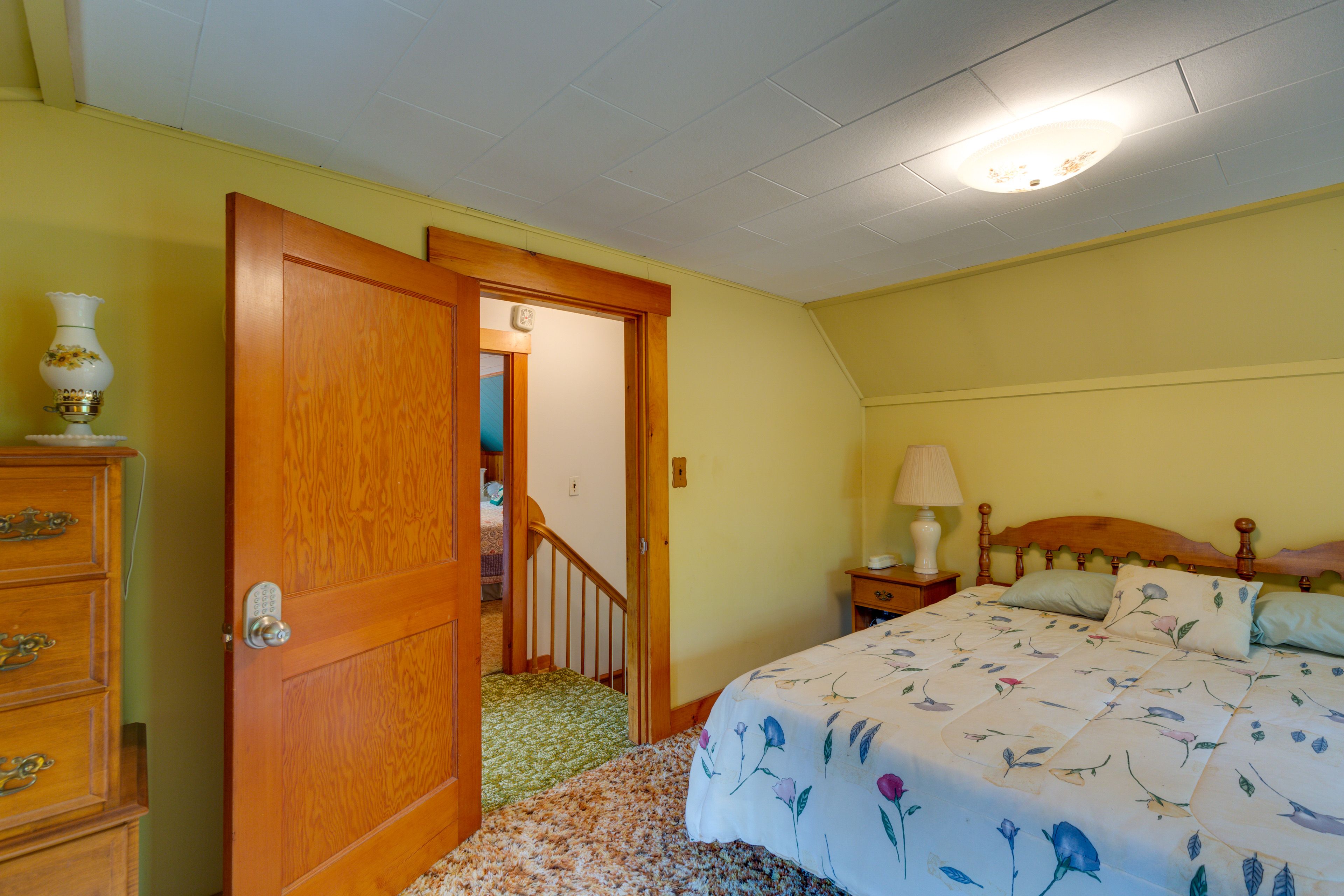 Bedroom 1 | King Bed