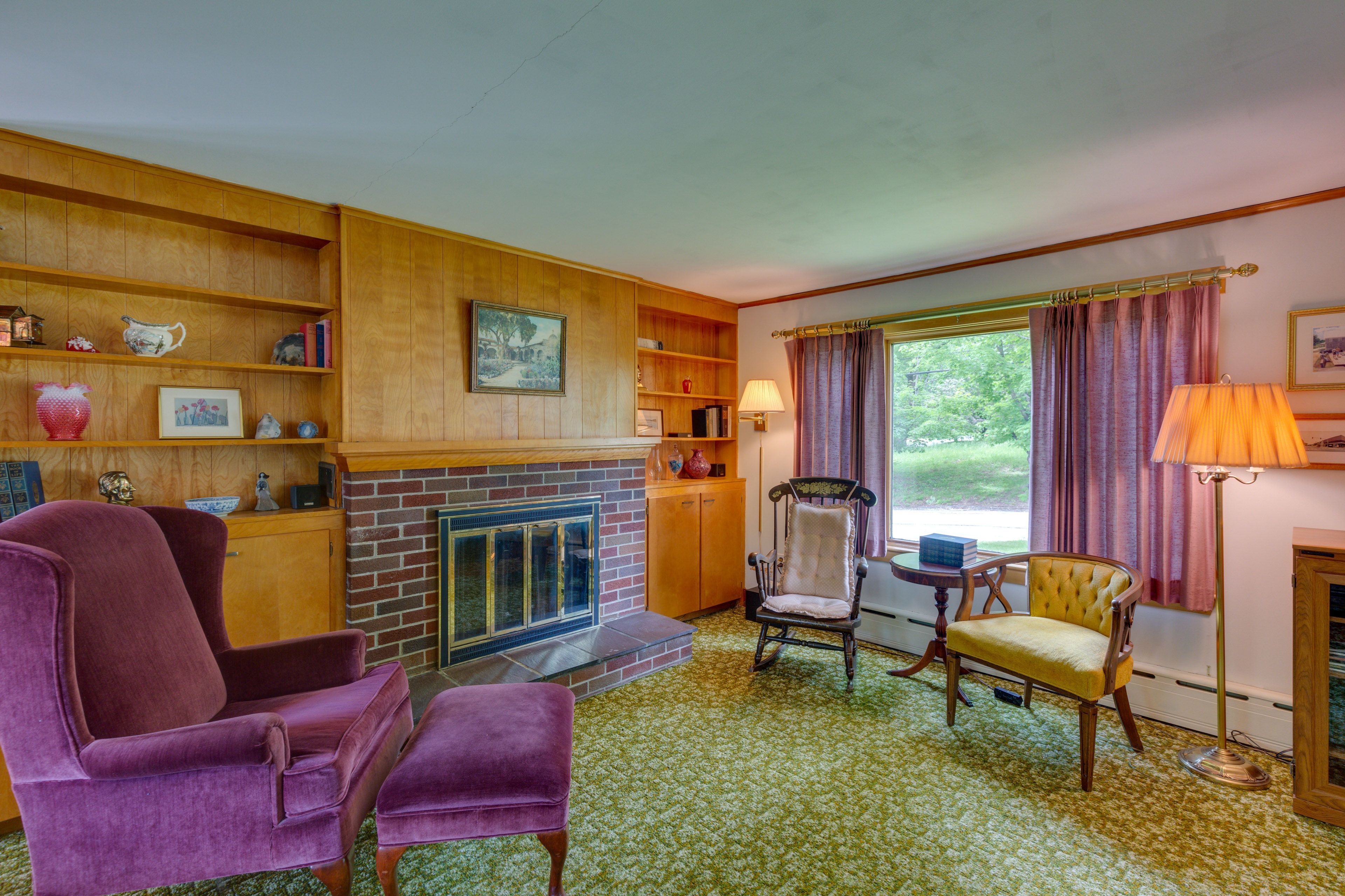 Dining Room | Dishware & Flatware Provided | Wood-Burning Fireplace (Decorative)