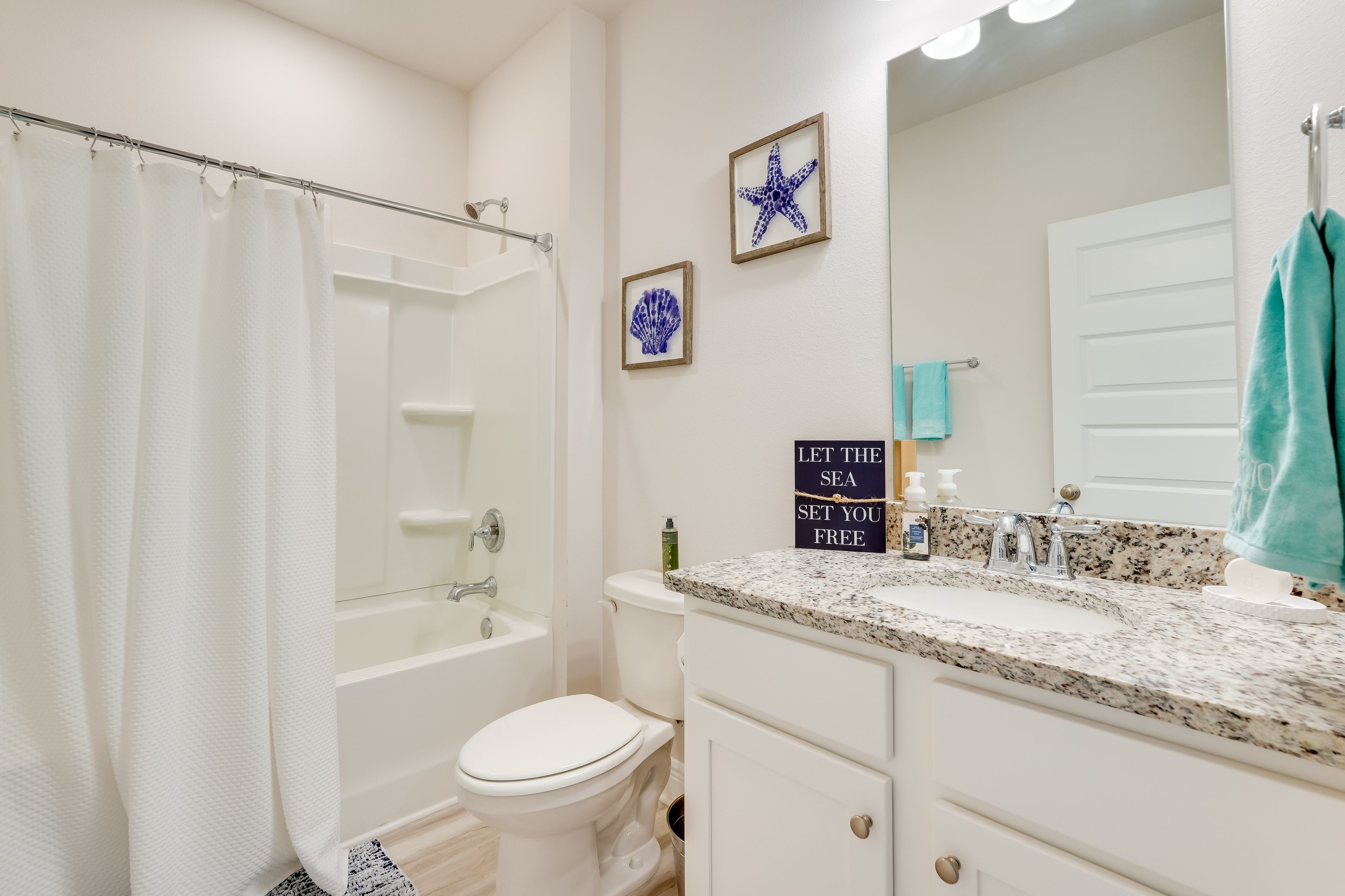 Full Bathroom | Hair Dryer