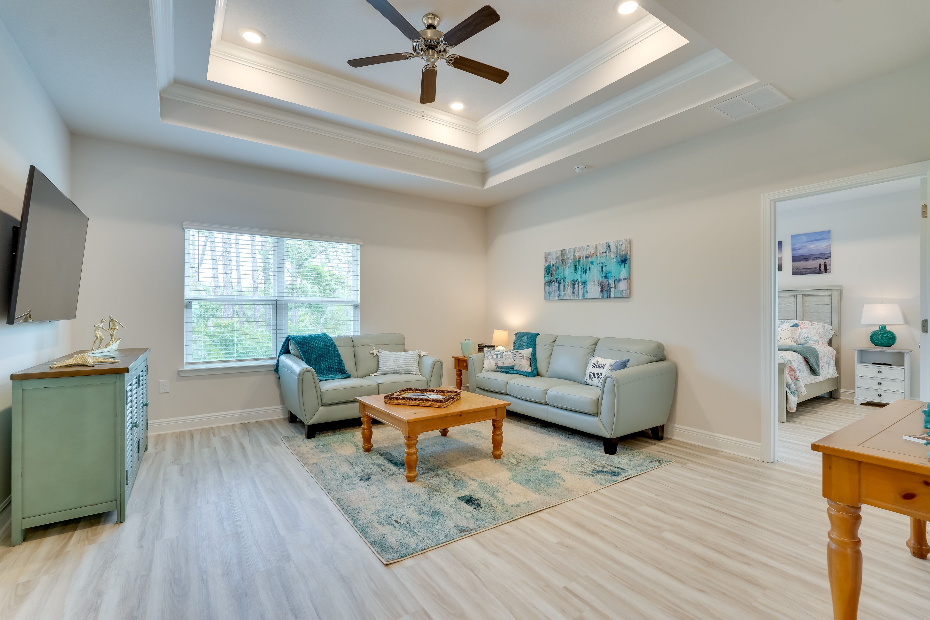 Living Room | Smart TV | Free WiFi