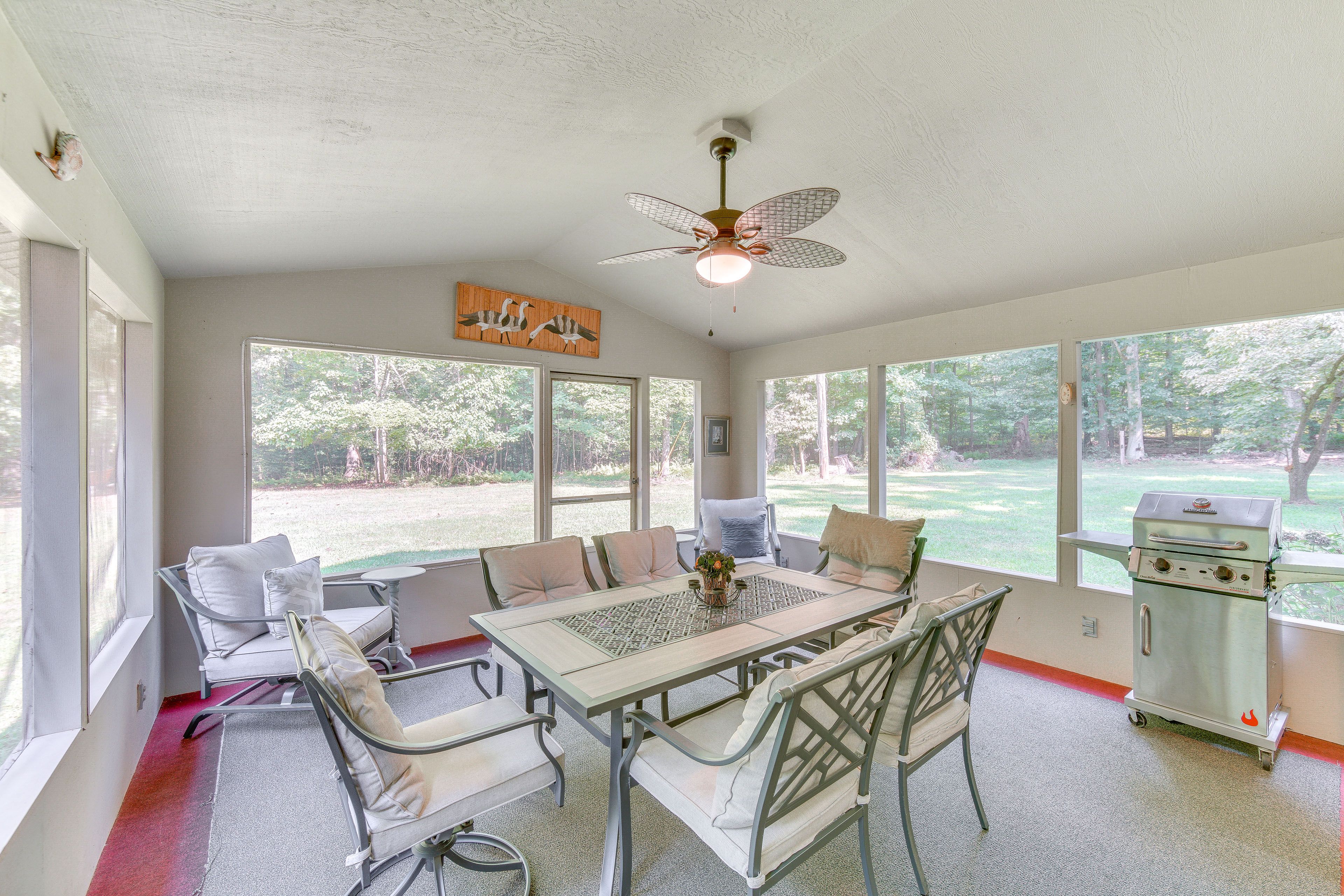 Sunroom | Dining Area | Smart TV | Gas Grill