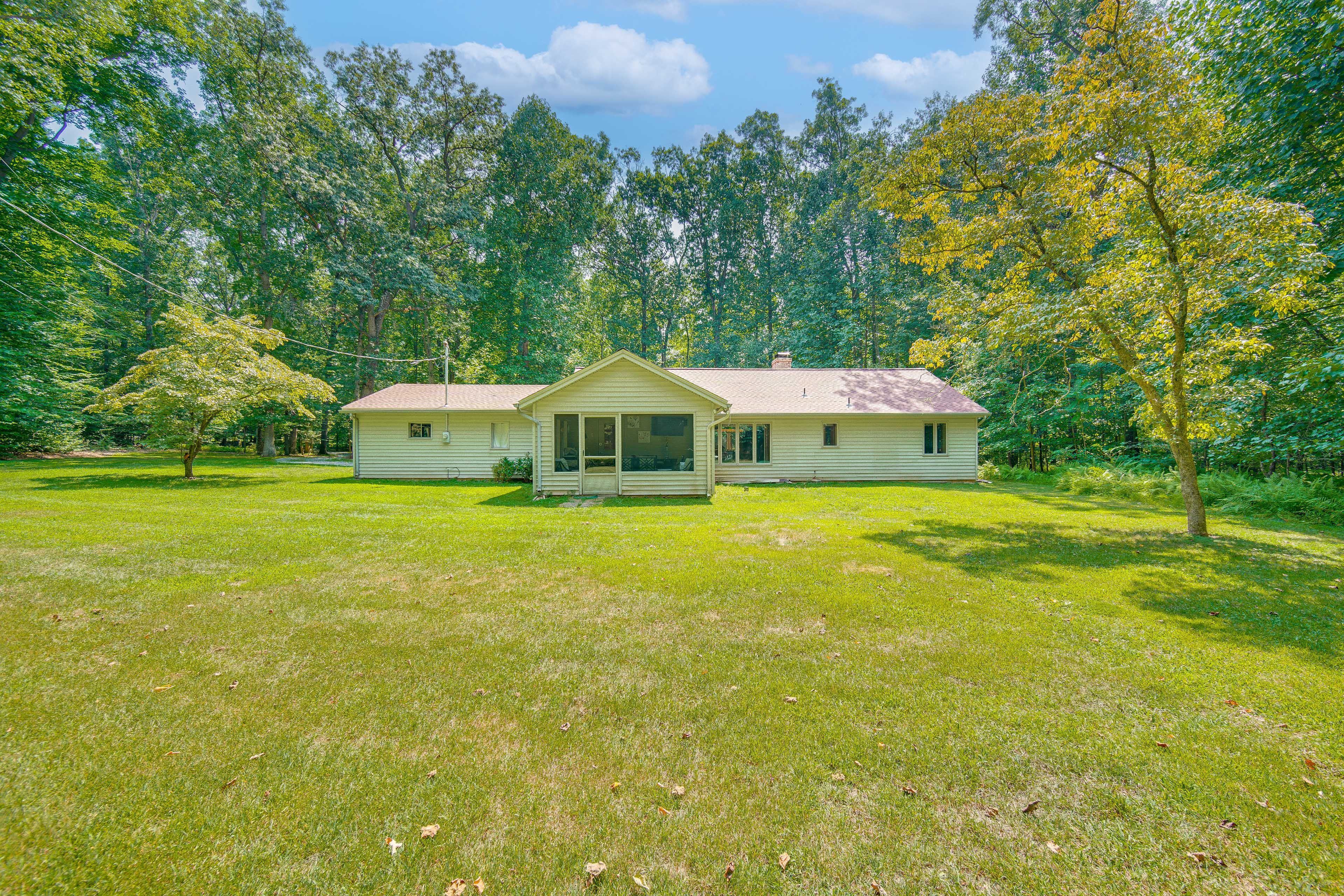 Large Yard Area | 6 Acres of Land
