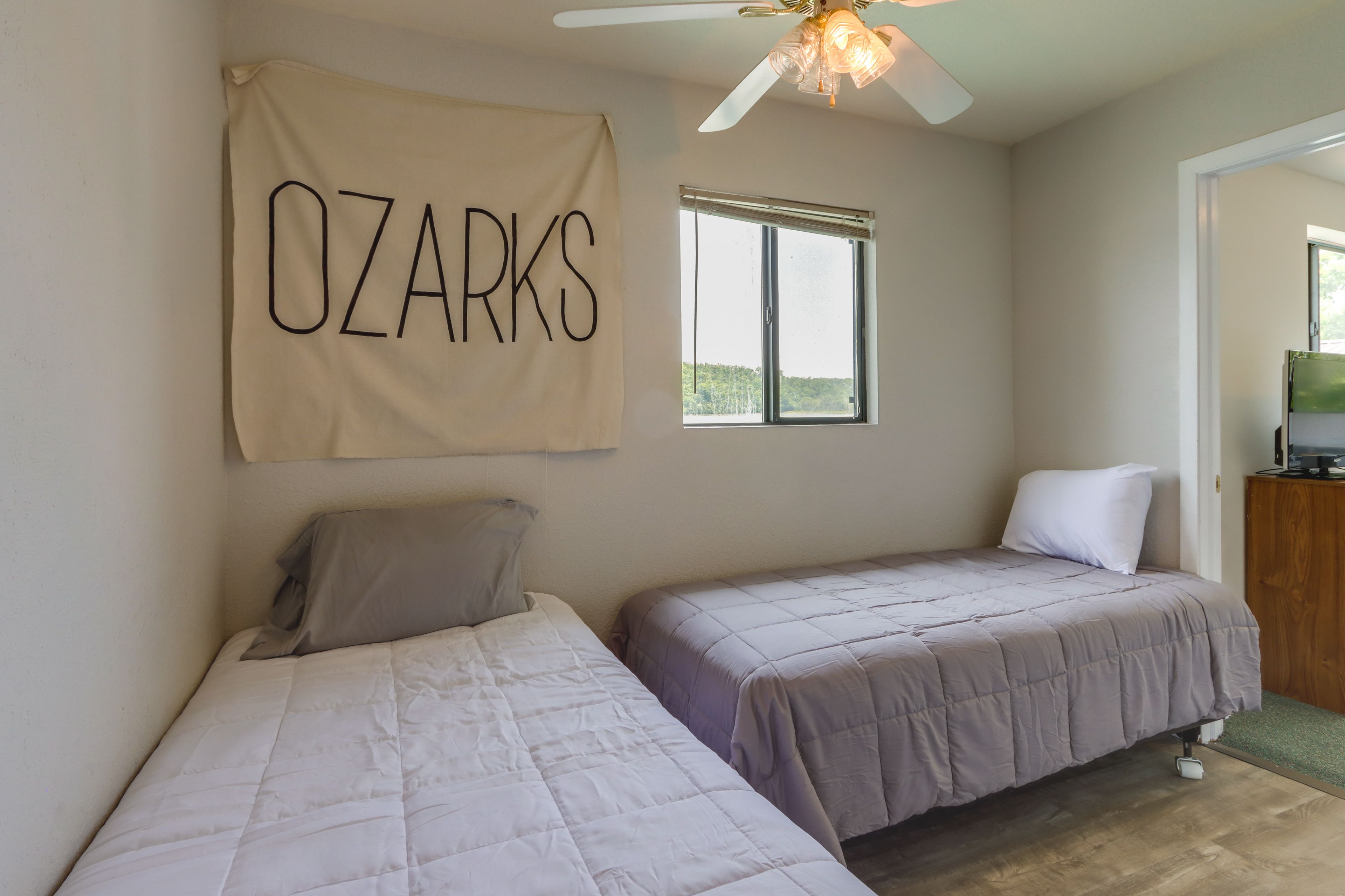 Bedroom 3 | 2 Twin Beds | Main Floor