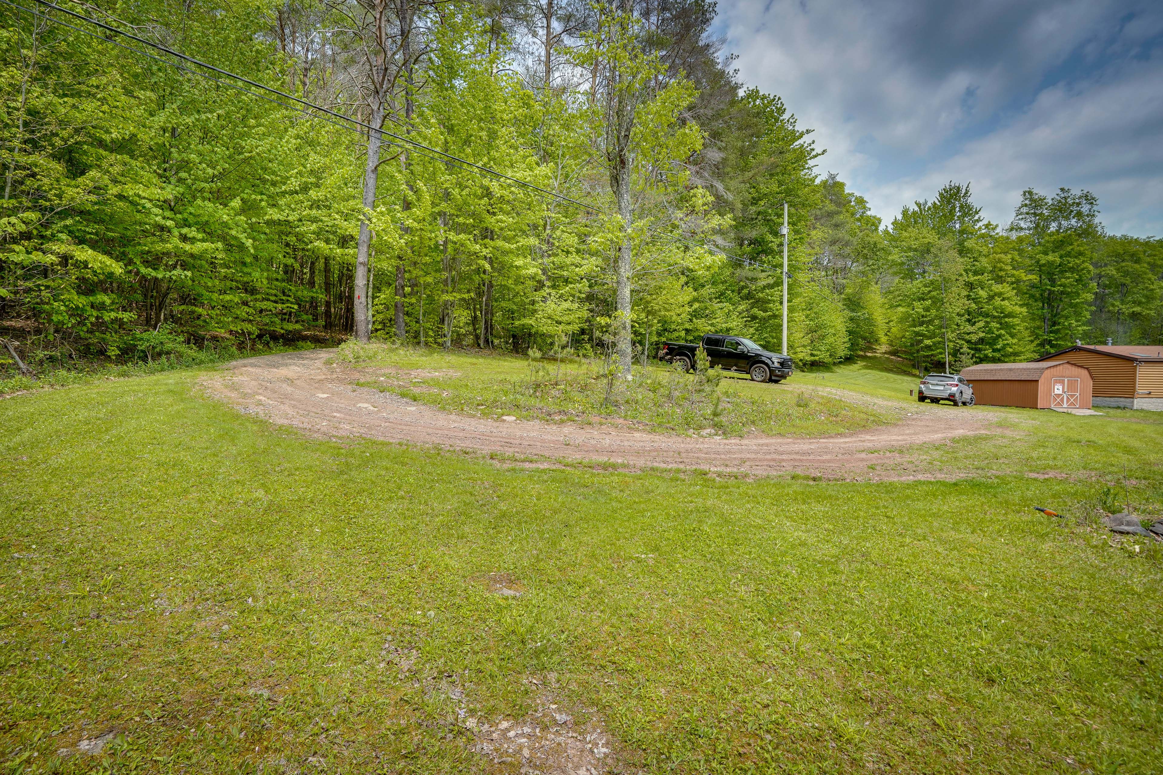 Parking | Driveway (4 Vehicles) | Trailers Allowed