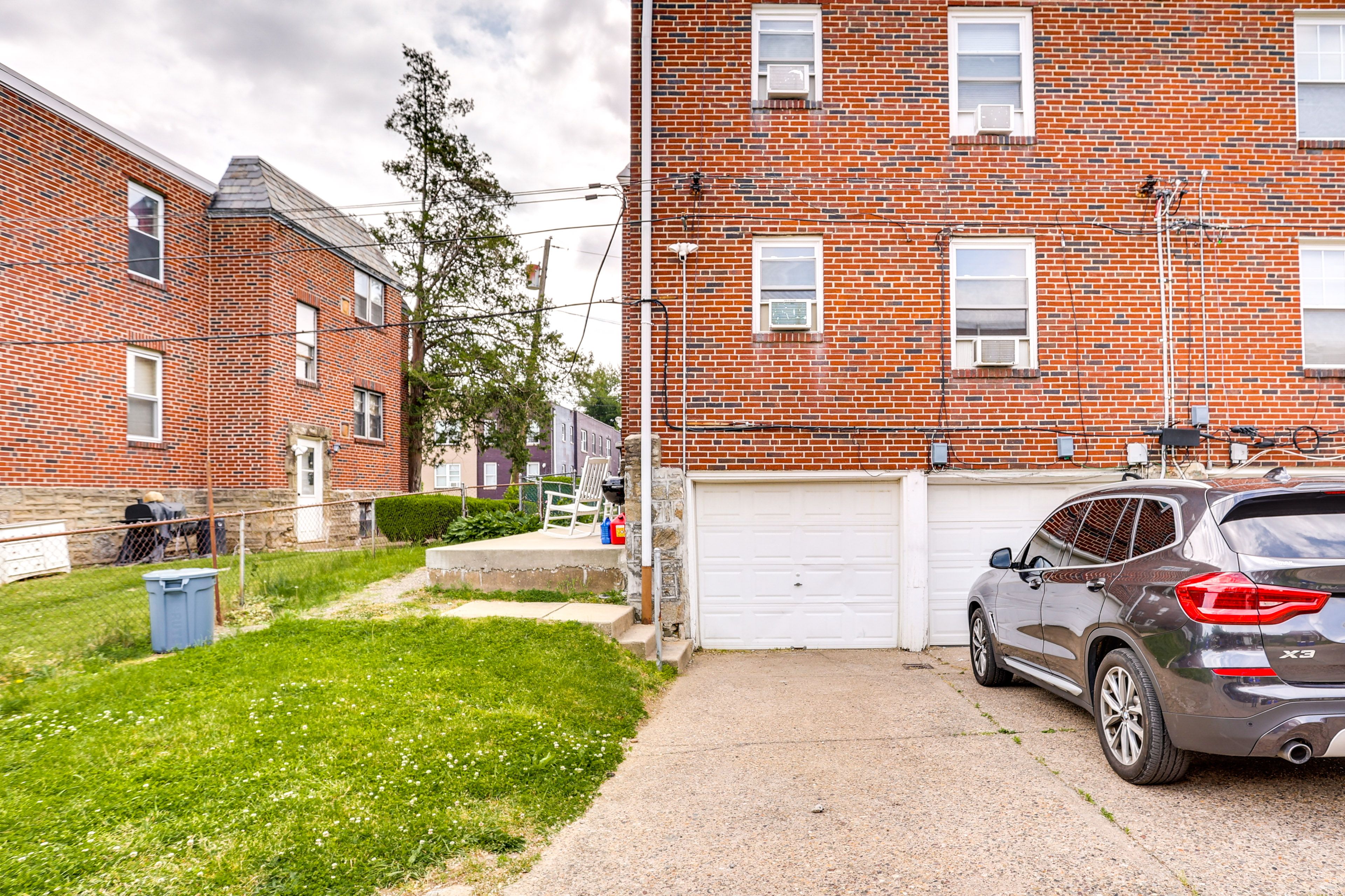 Parking | Driveway (1 Vehicle) | Free Street Parking