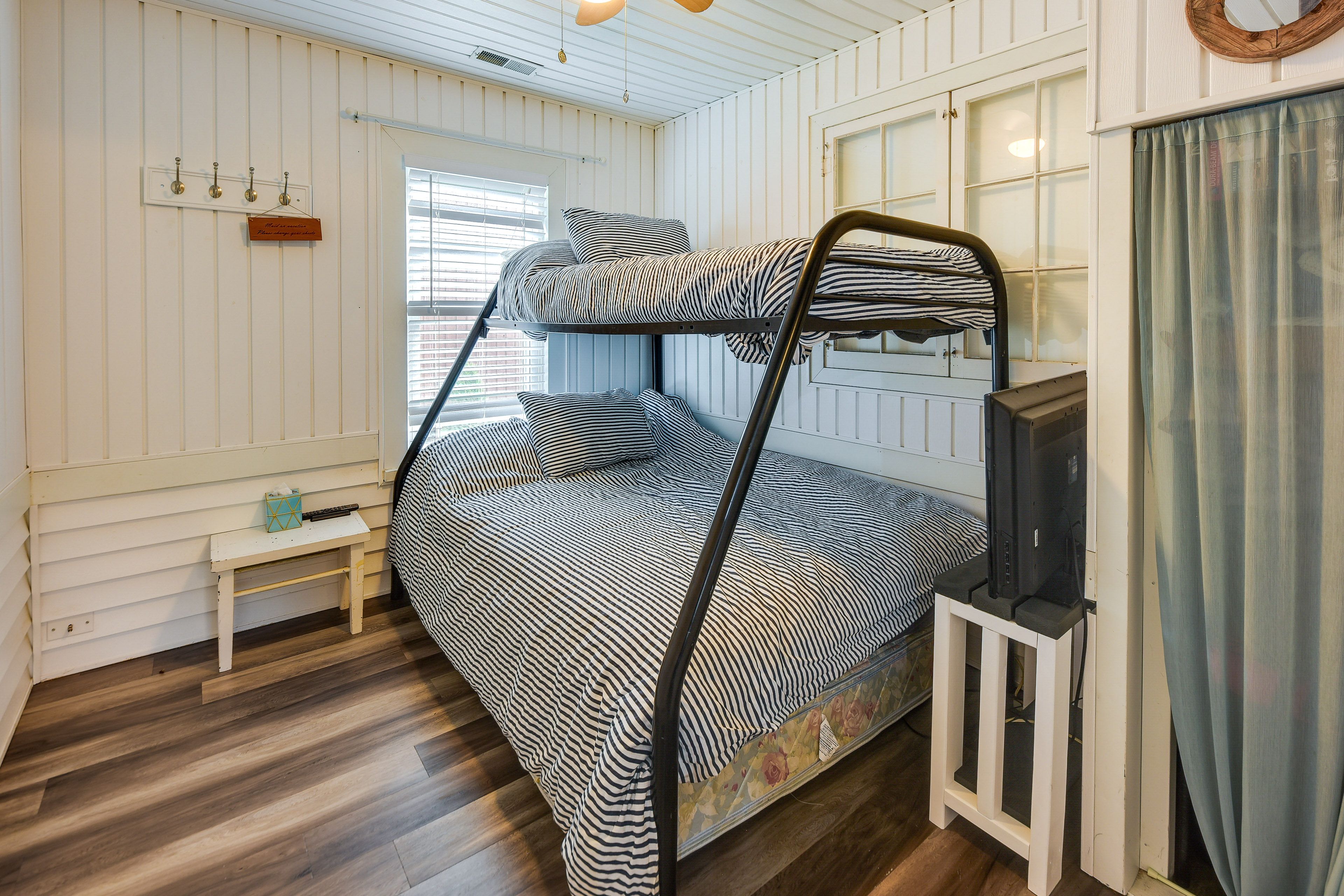 Bedroom 2 | Twin/Full Bunk Bed | Flat-Screen TV