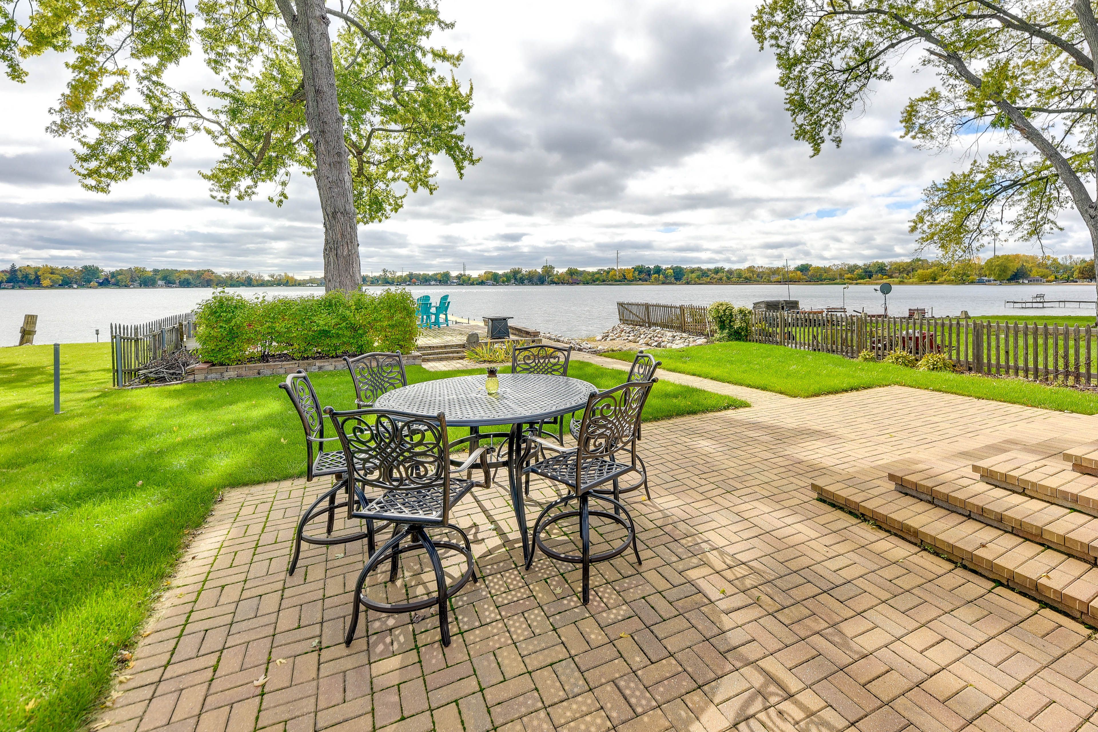 Patio 1 | Outdoor Dining Area | Gas Grill