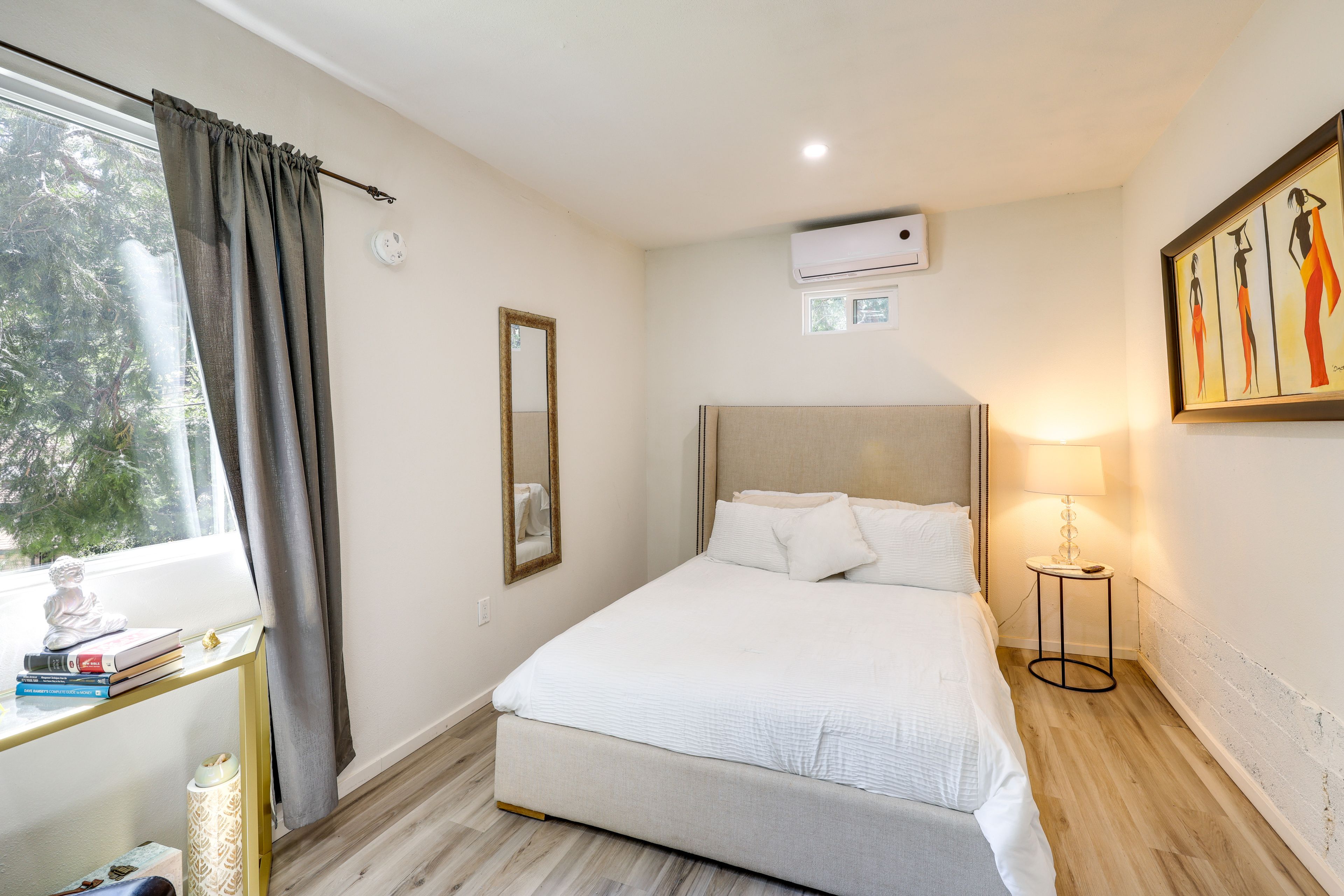 Bonus Room | Enclosed Basement | Full Bed | Smart TV | Electric Fireplace