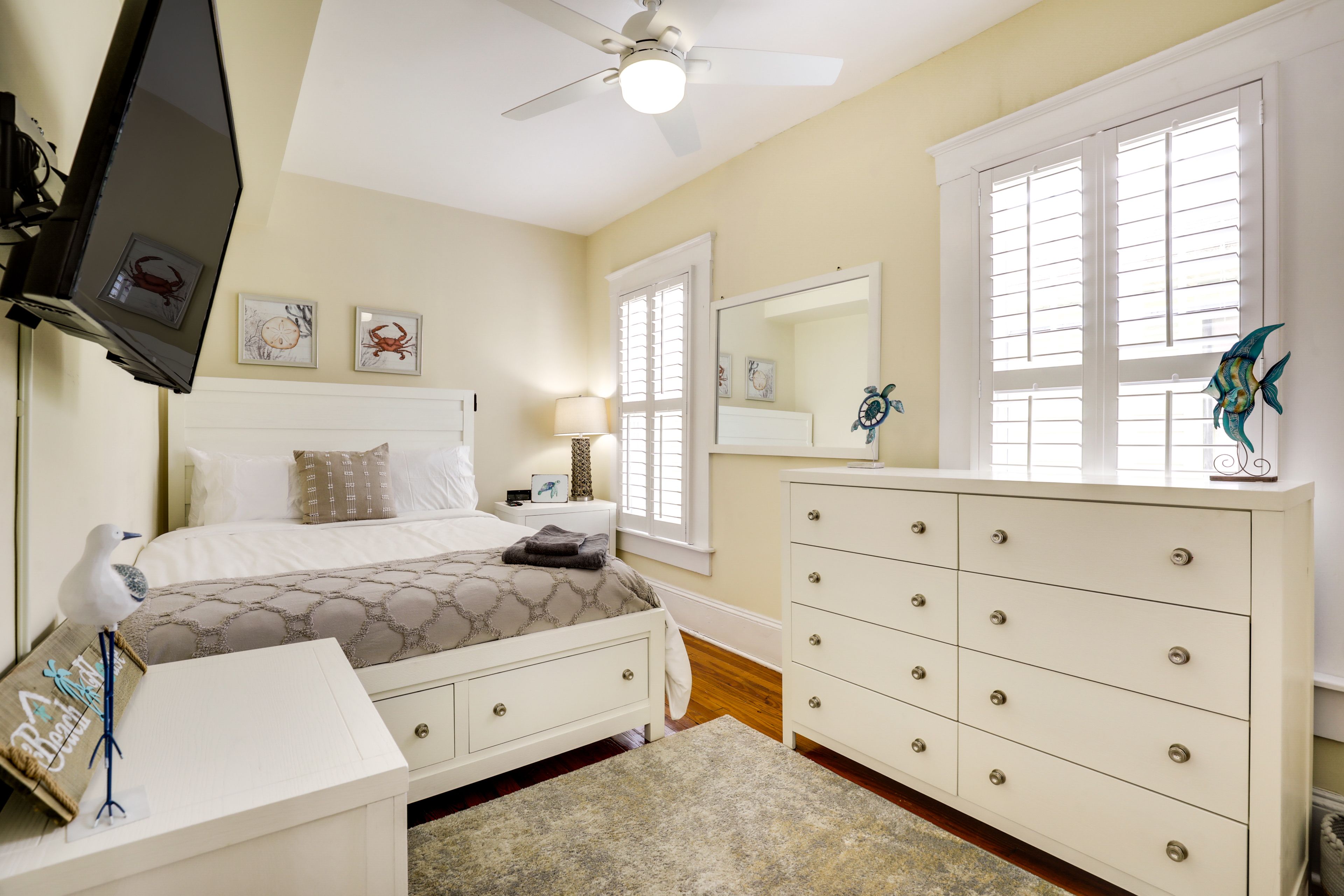 Bedroom 2 | Queen Bed | Linens Provided