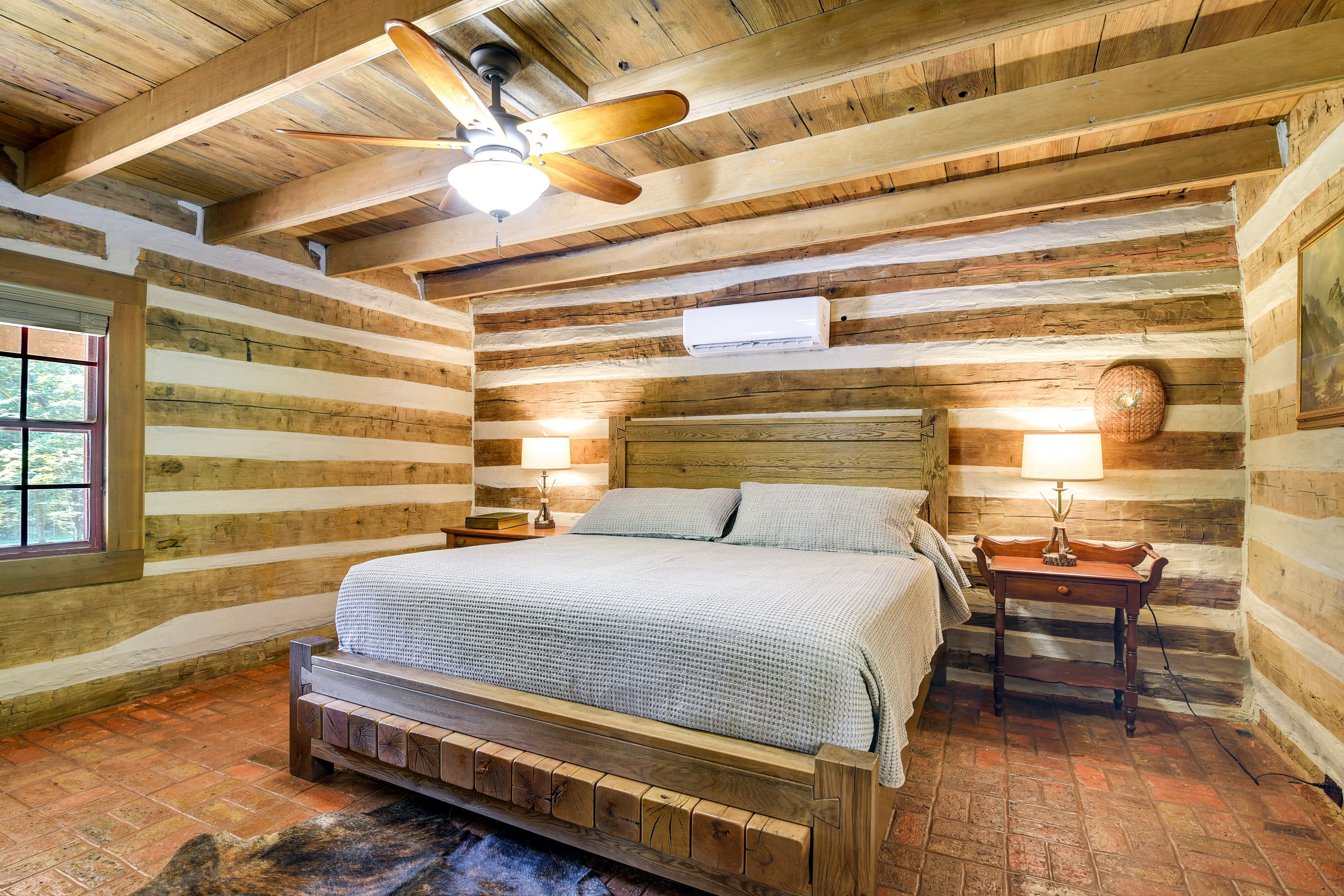 Bedroom 1 | King Bed | Linens Provided