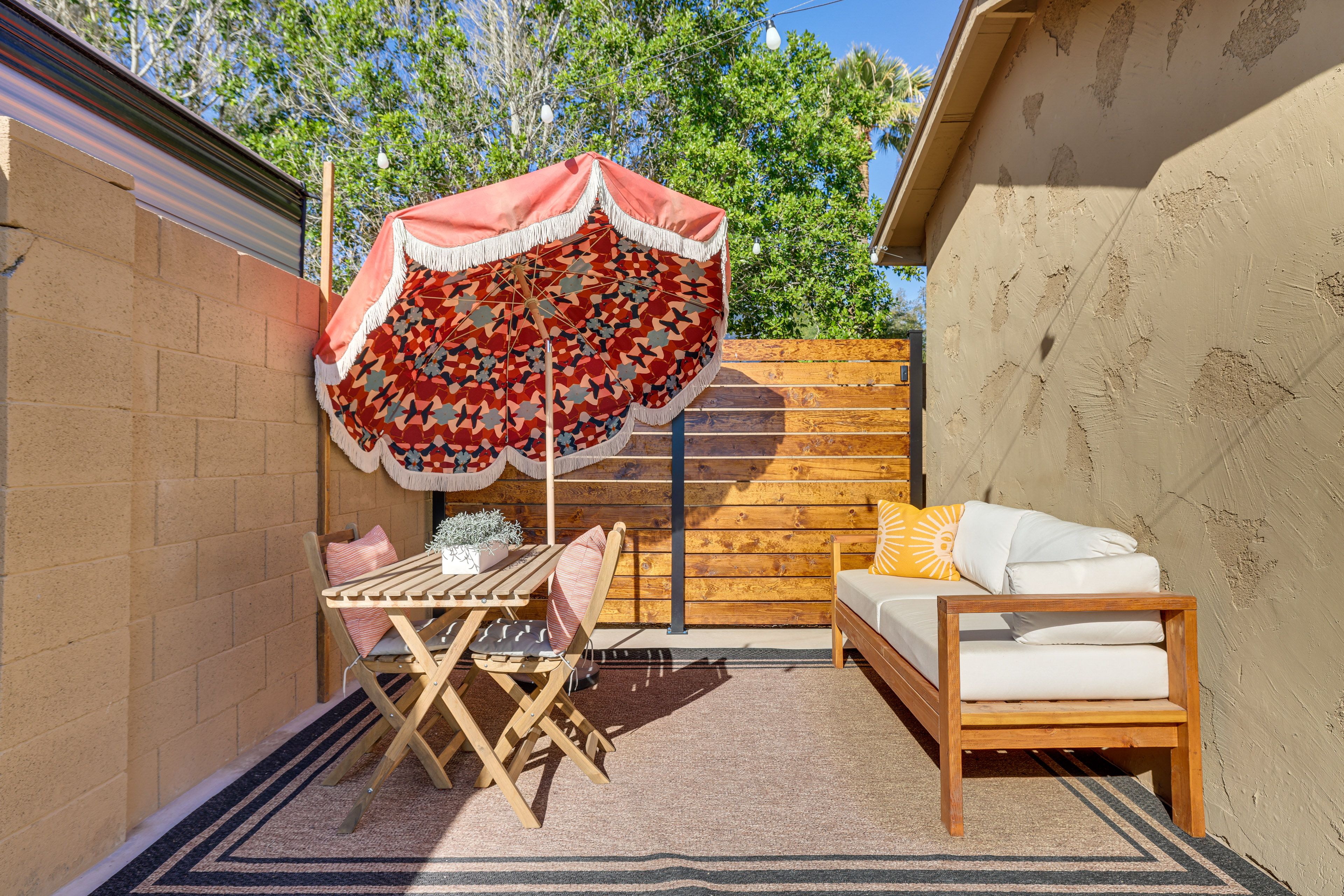 Patio | Outdoor Seating