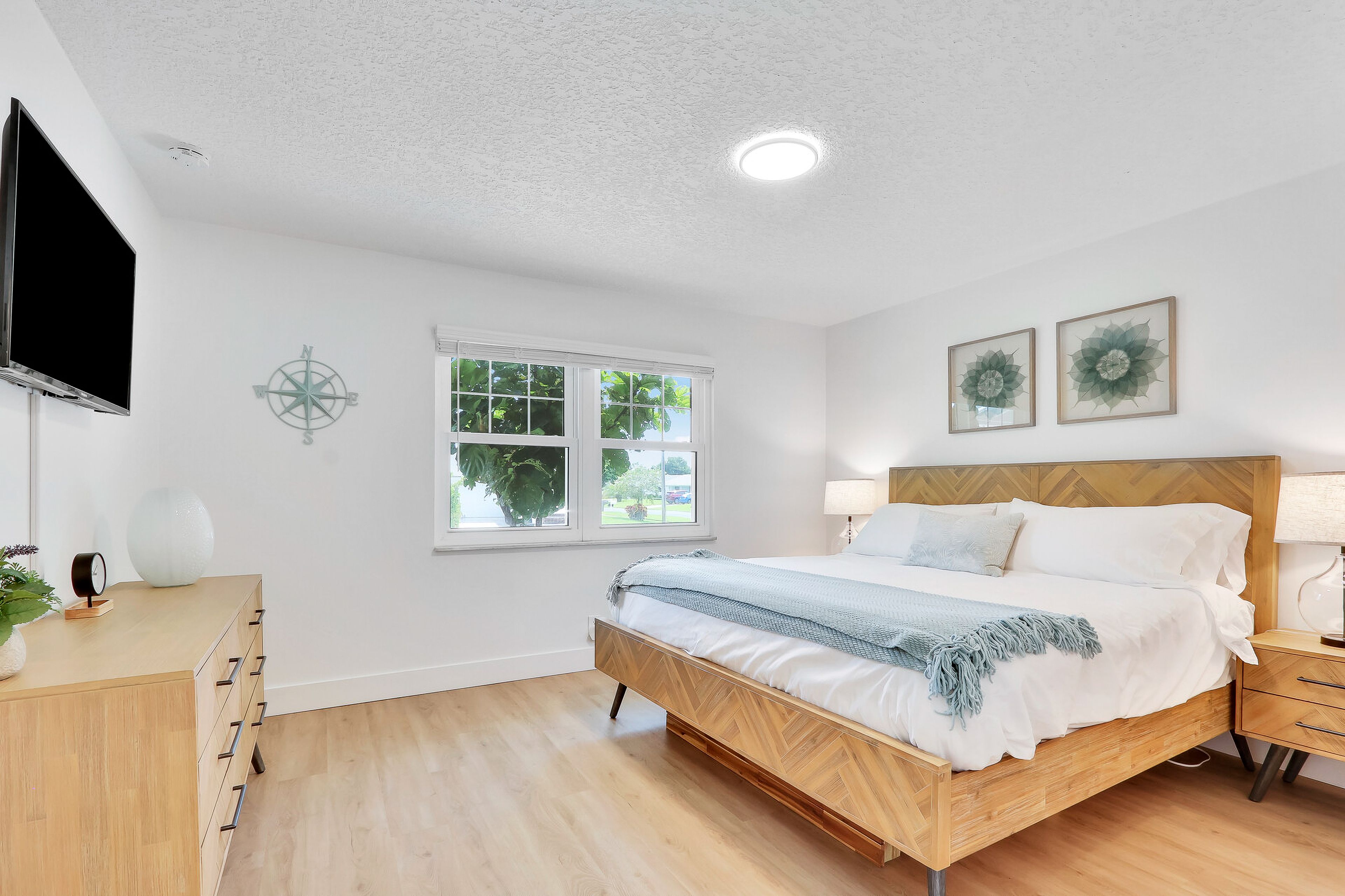 Bedroom 1 | King Bed | Smart TV w/ Cable | En-Suite Bathroom