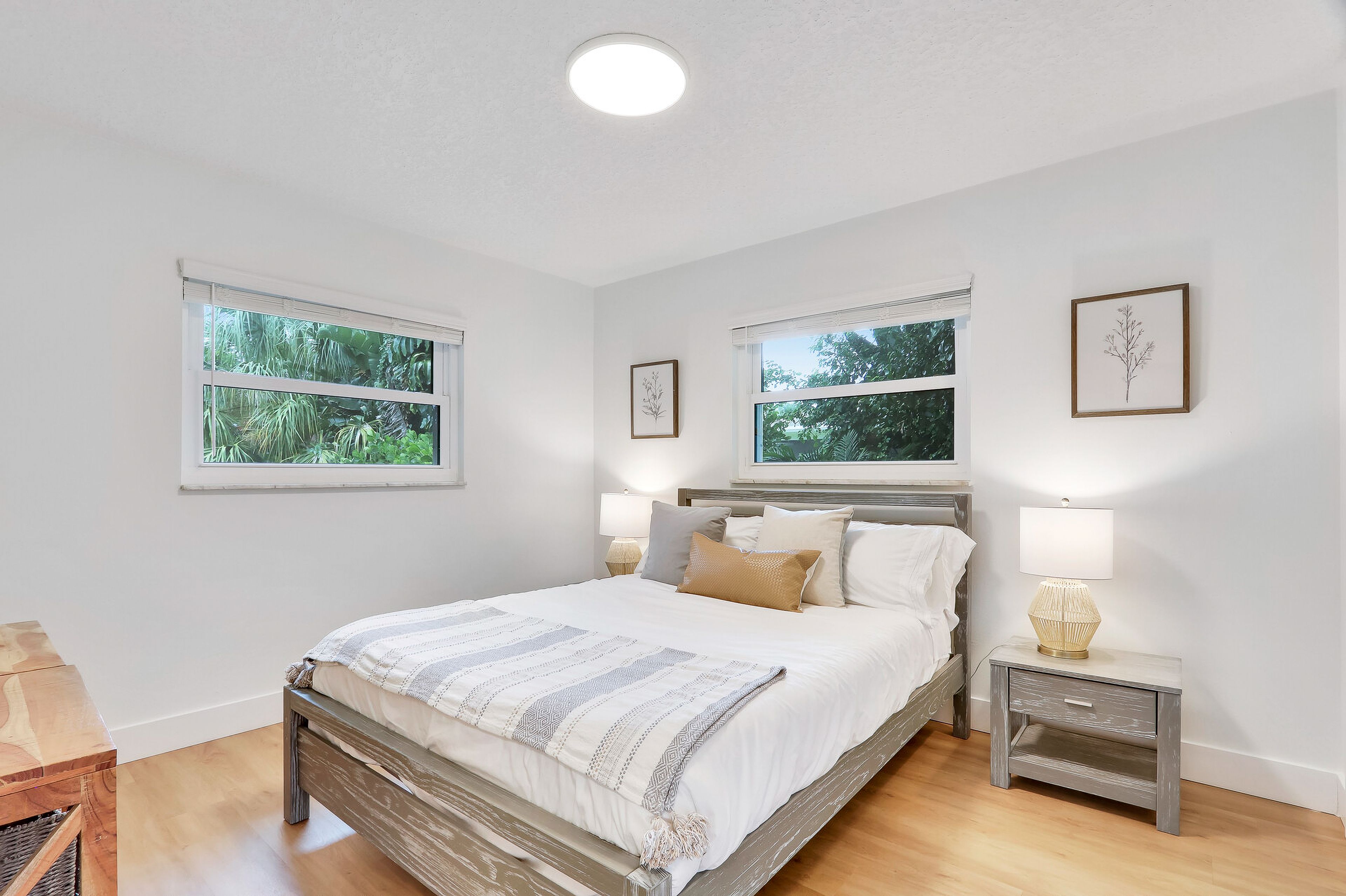 Bedroom 2 | Queen Bed | Smart TV w/ Cable