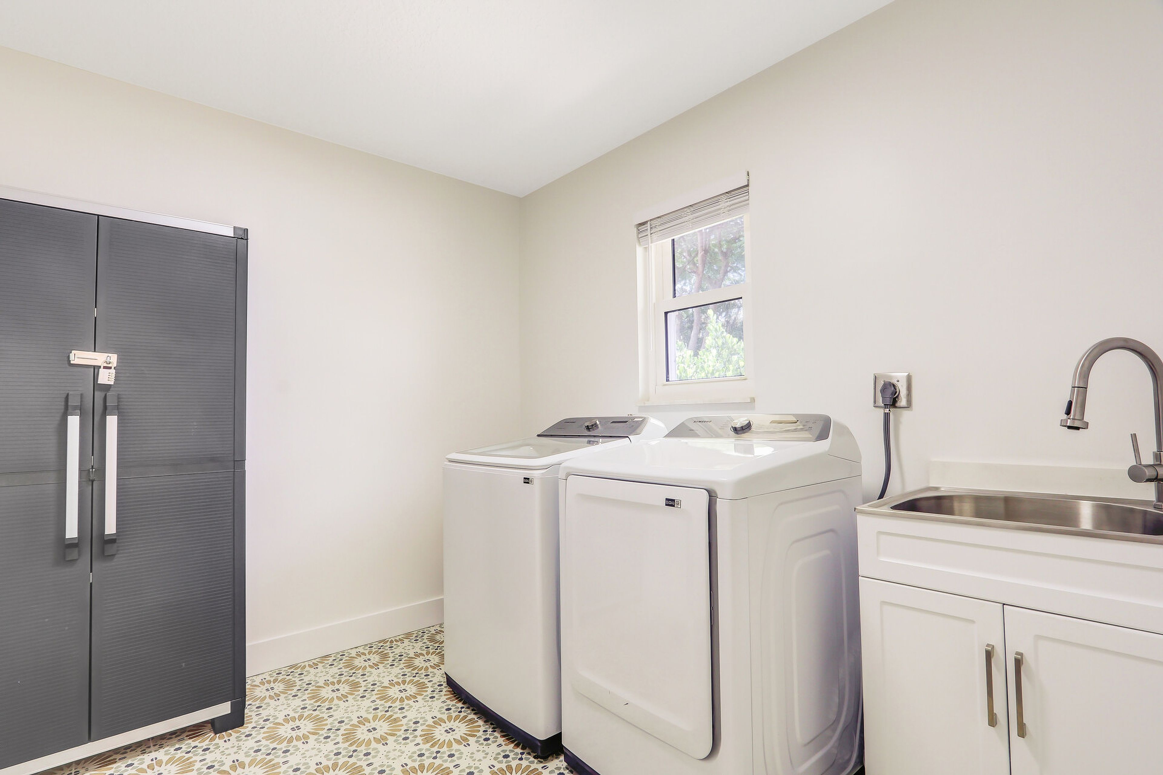 Laundry Area | Washer/Dryer
