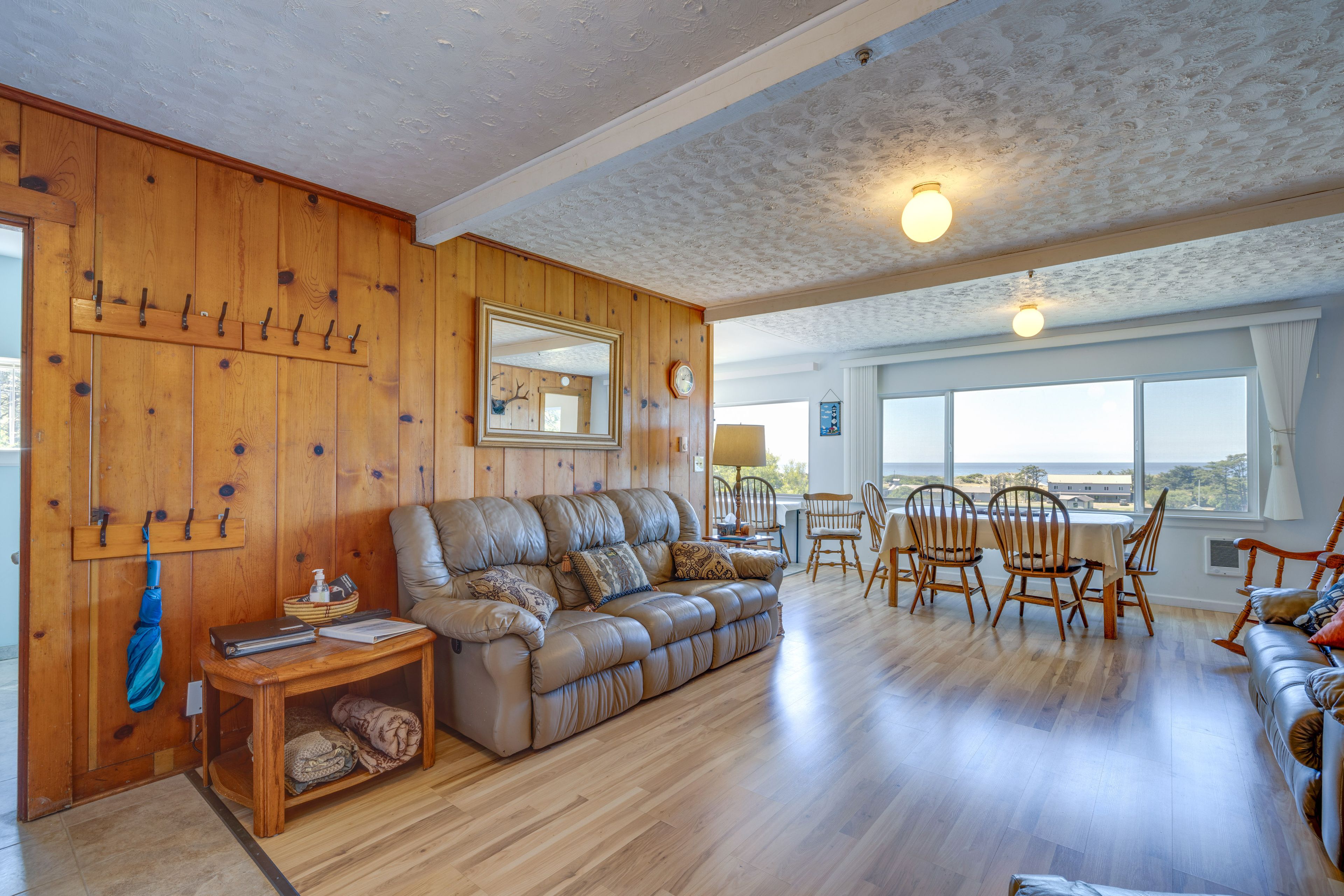 Living Area | Electric Heating | Free WiFi | Smart TV