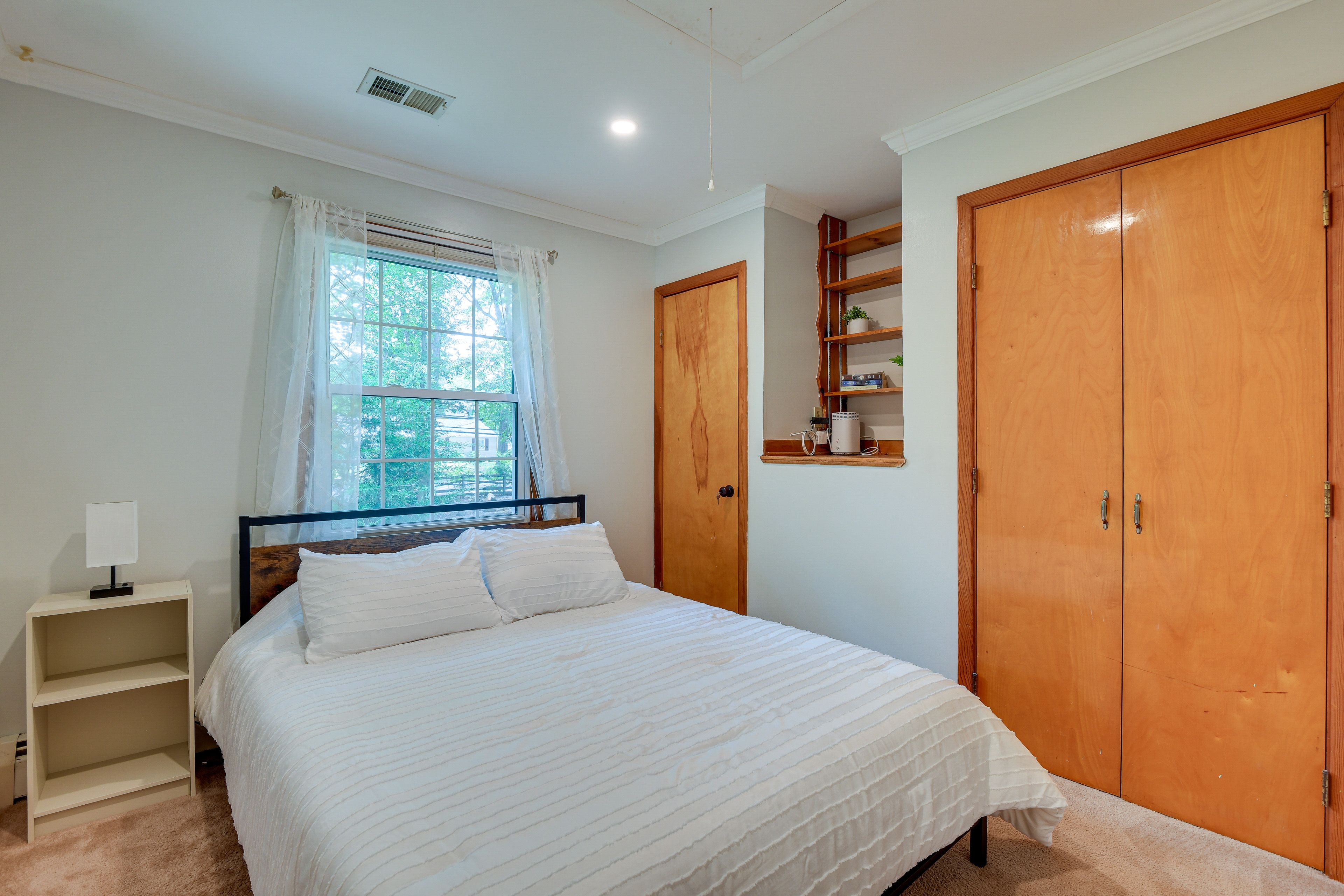 Bedroom 2 | Queen Bed