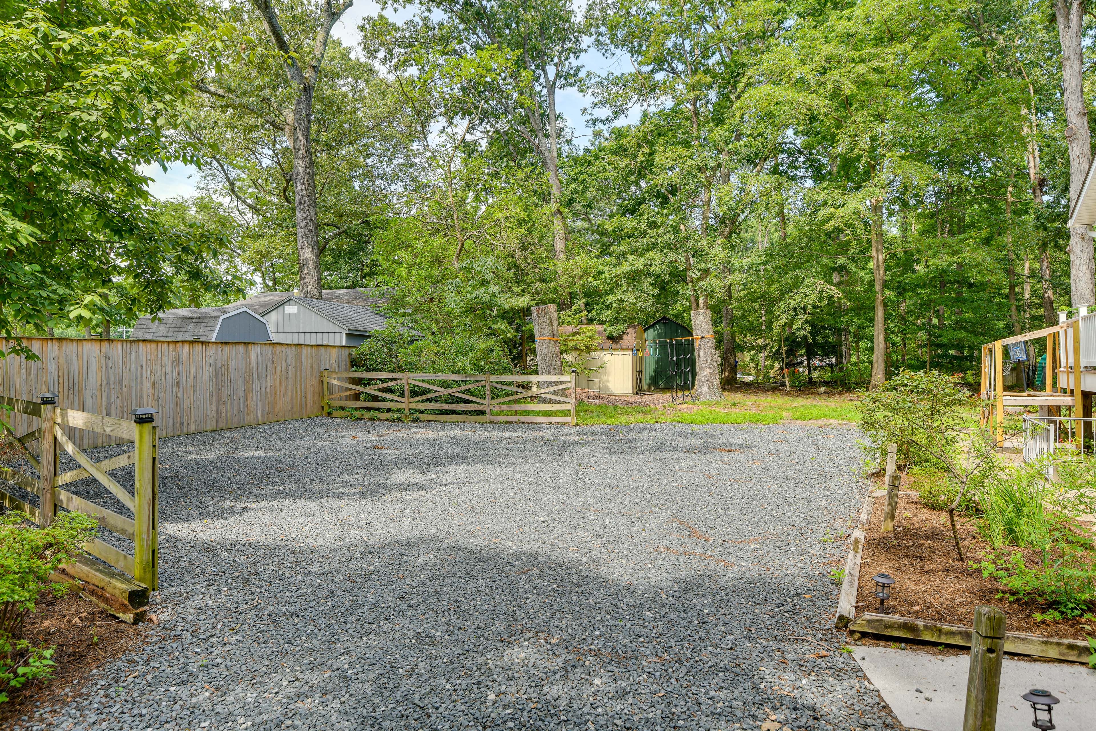 Parking | Driveway (3 Vehicles)