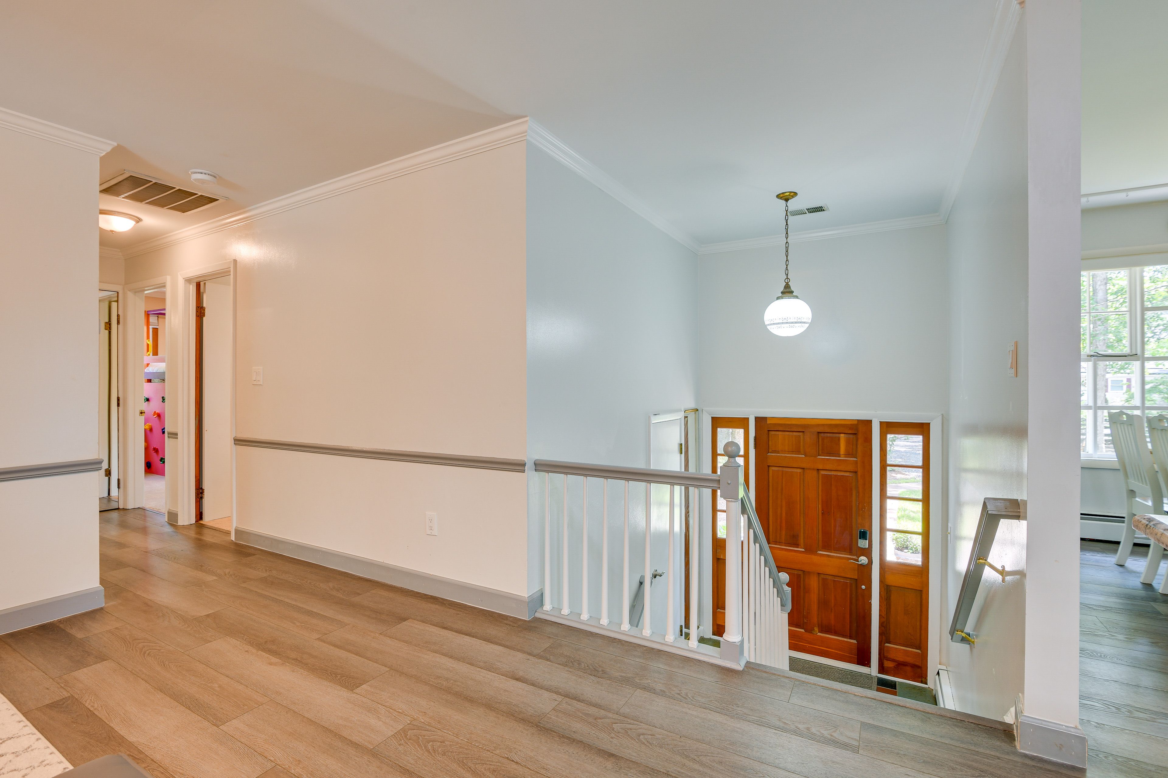 Entryway | Free WiFi | Central Heating & A/C