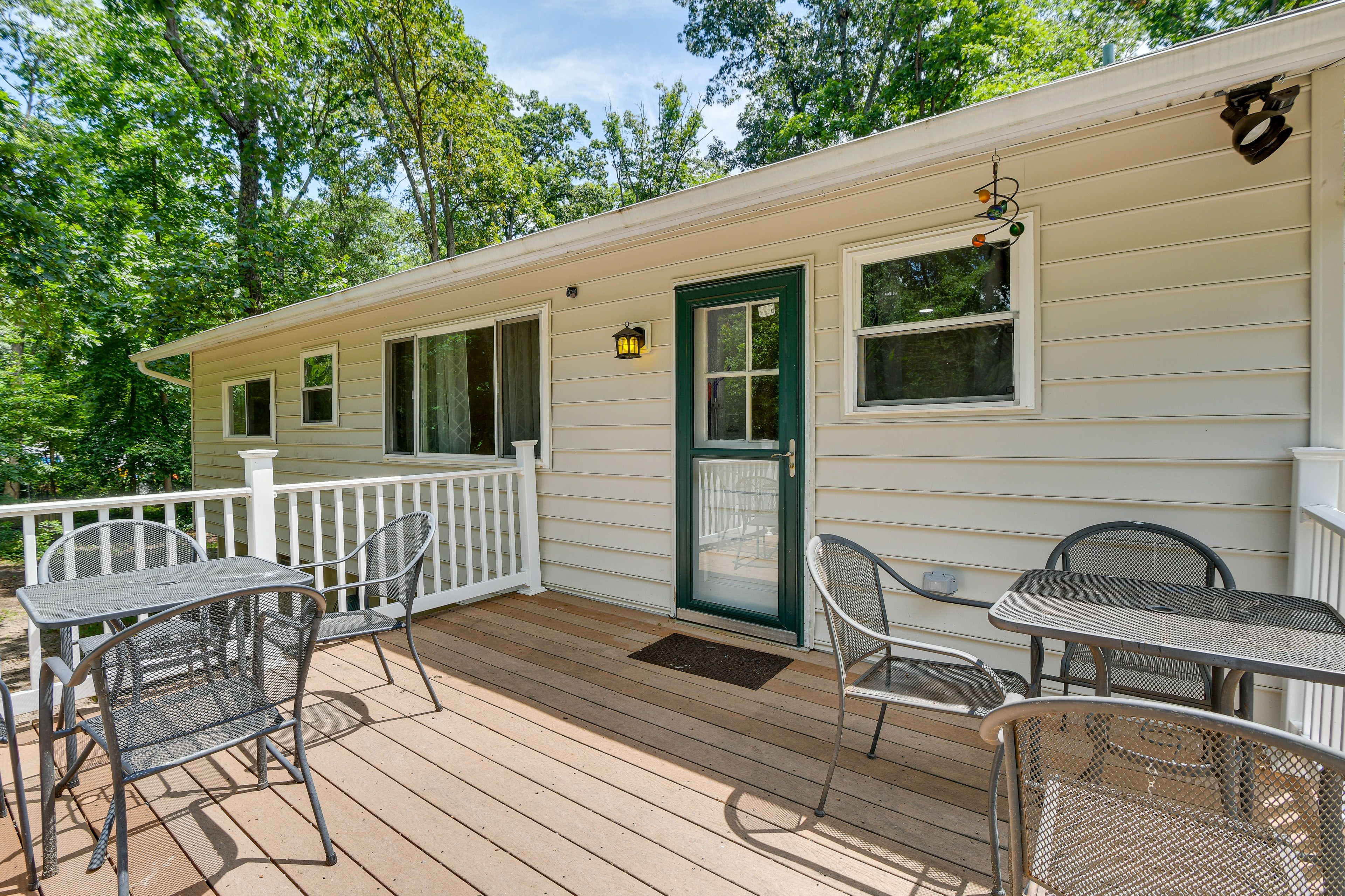 Deck | Outdoor Dining Area