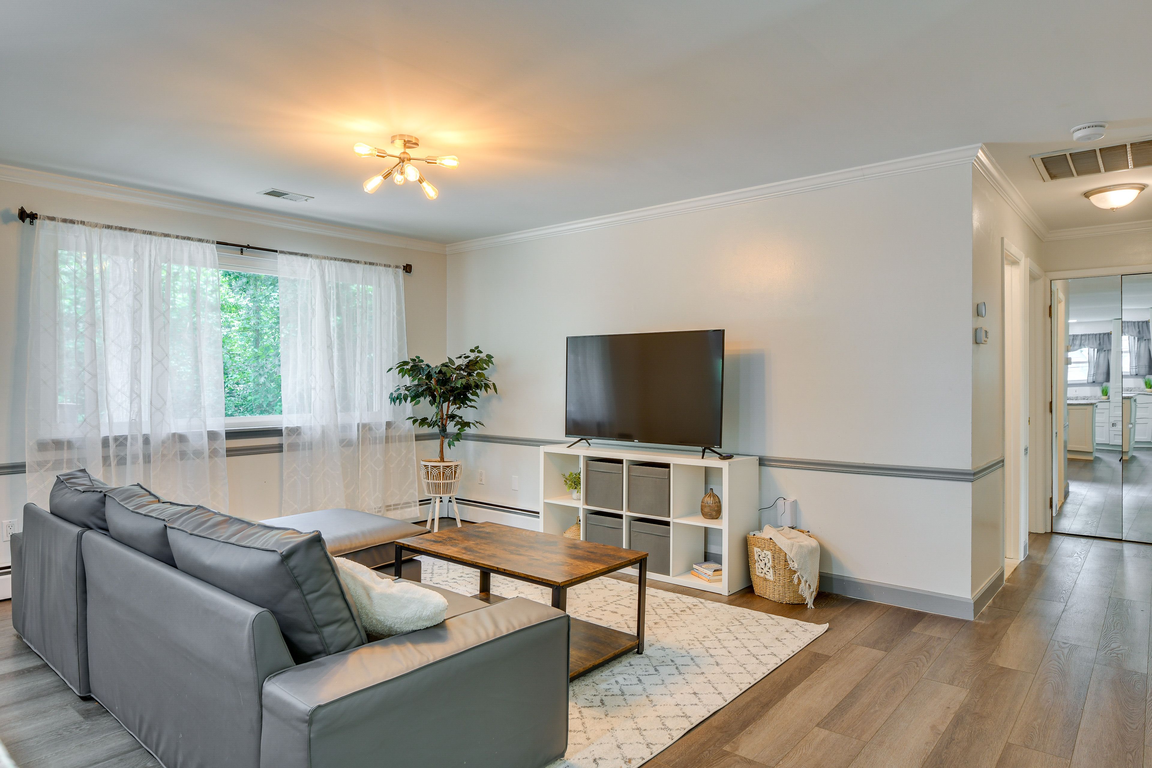 Living Room | Smart TV