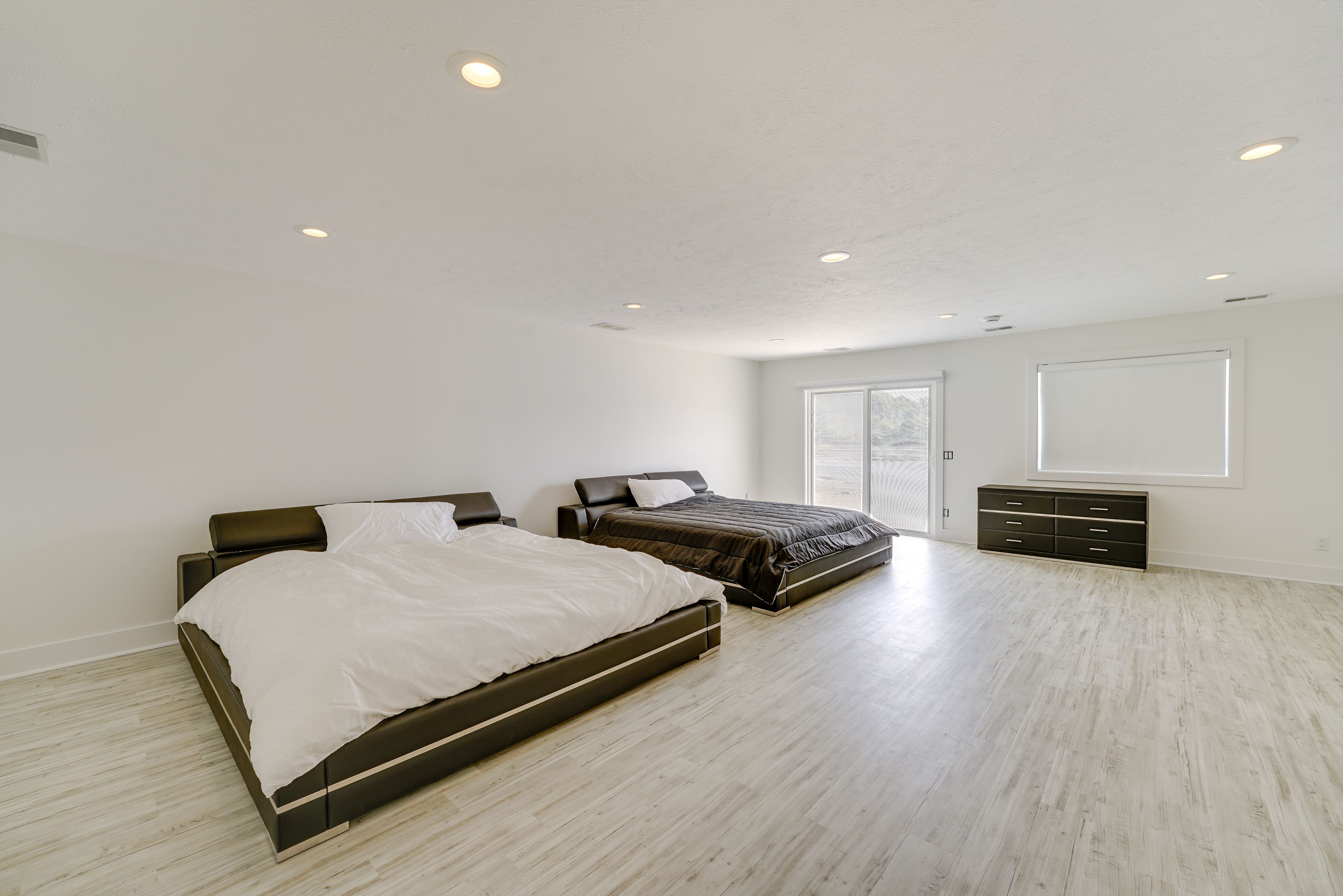Bedroom 3 | King Bed | Queen Bed