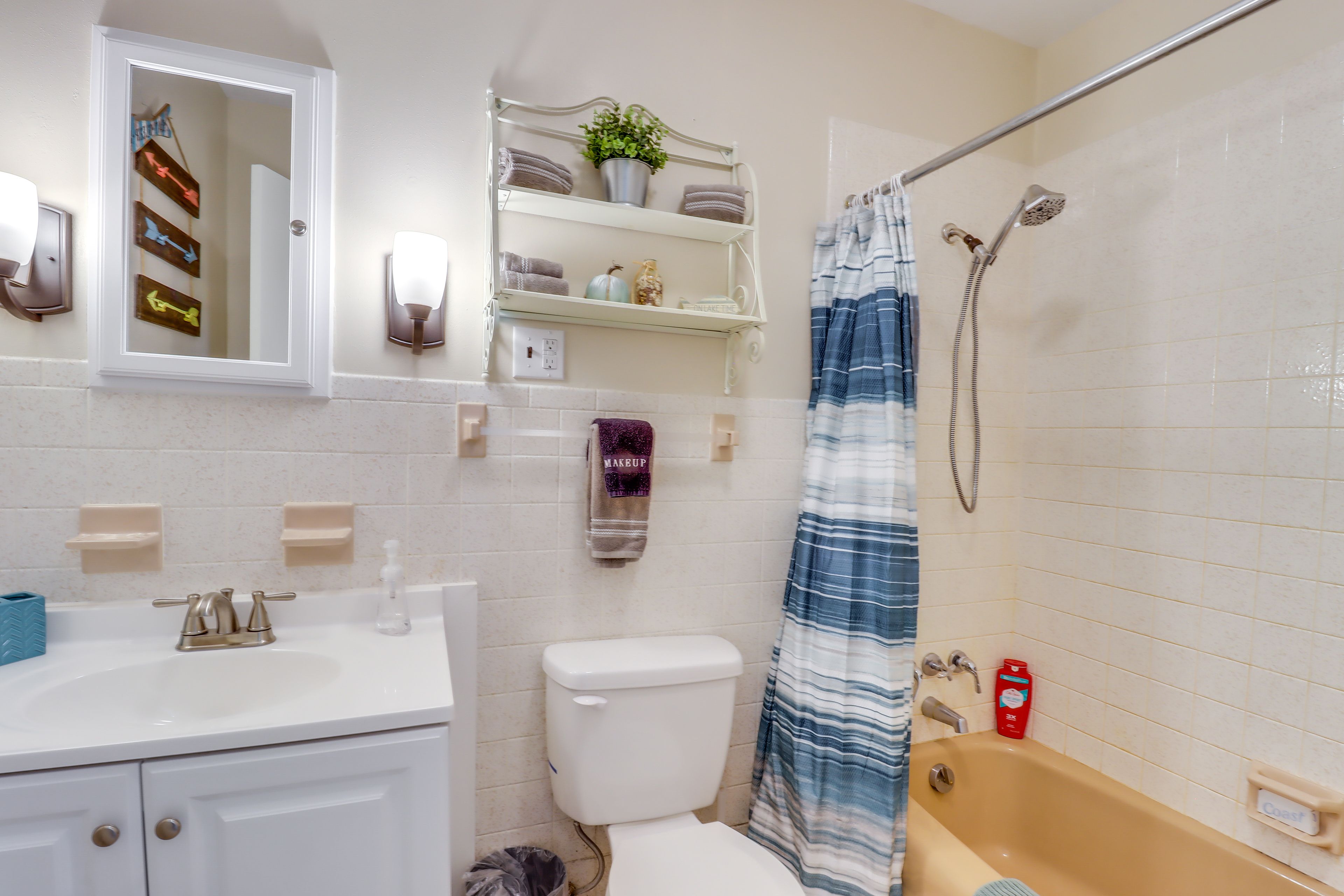 Bathroom | Towels Provided