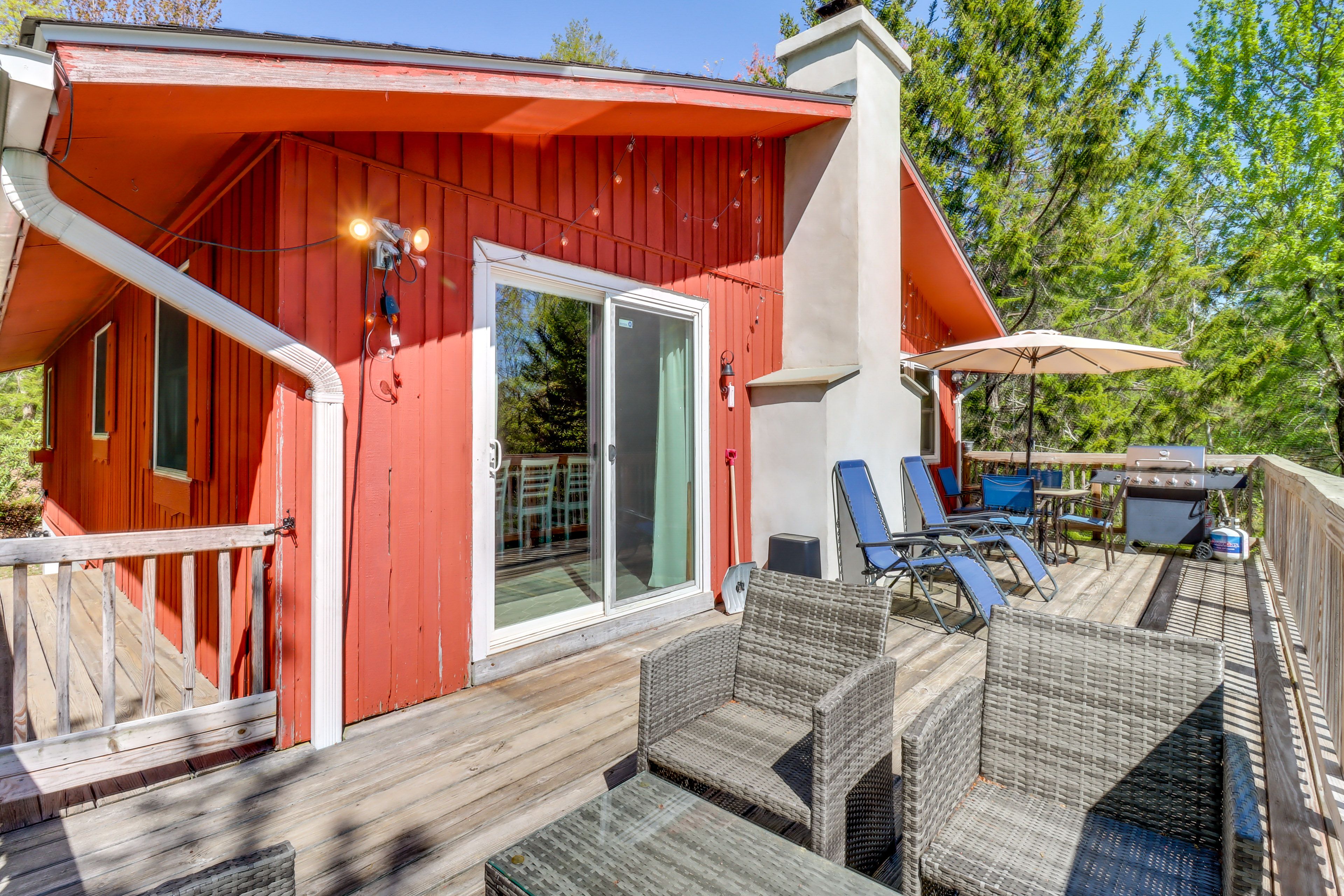 Private Deck | Gas Grill